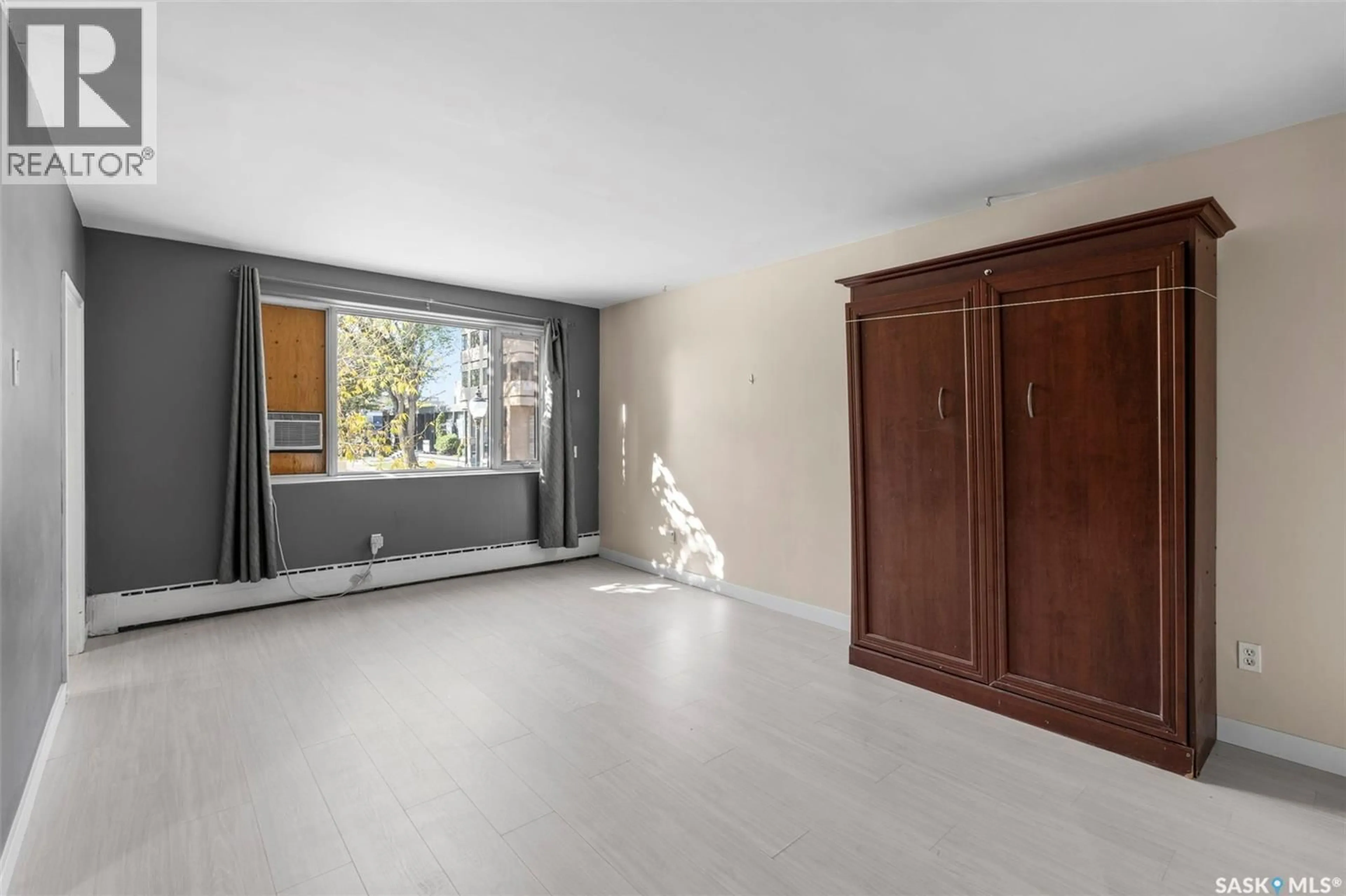 A pic of a room for 13 400 4TH AVENUE, Saskatoon Saskatchewan S7K2M3