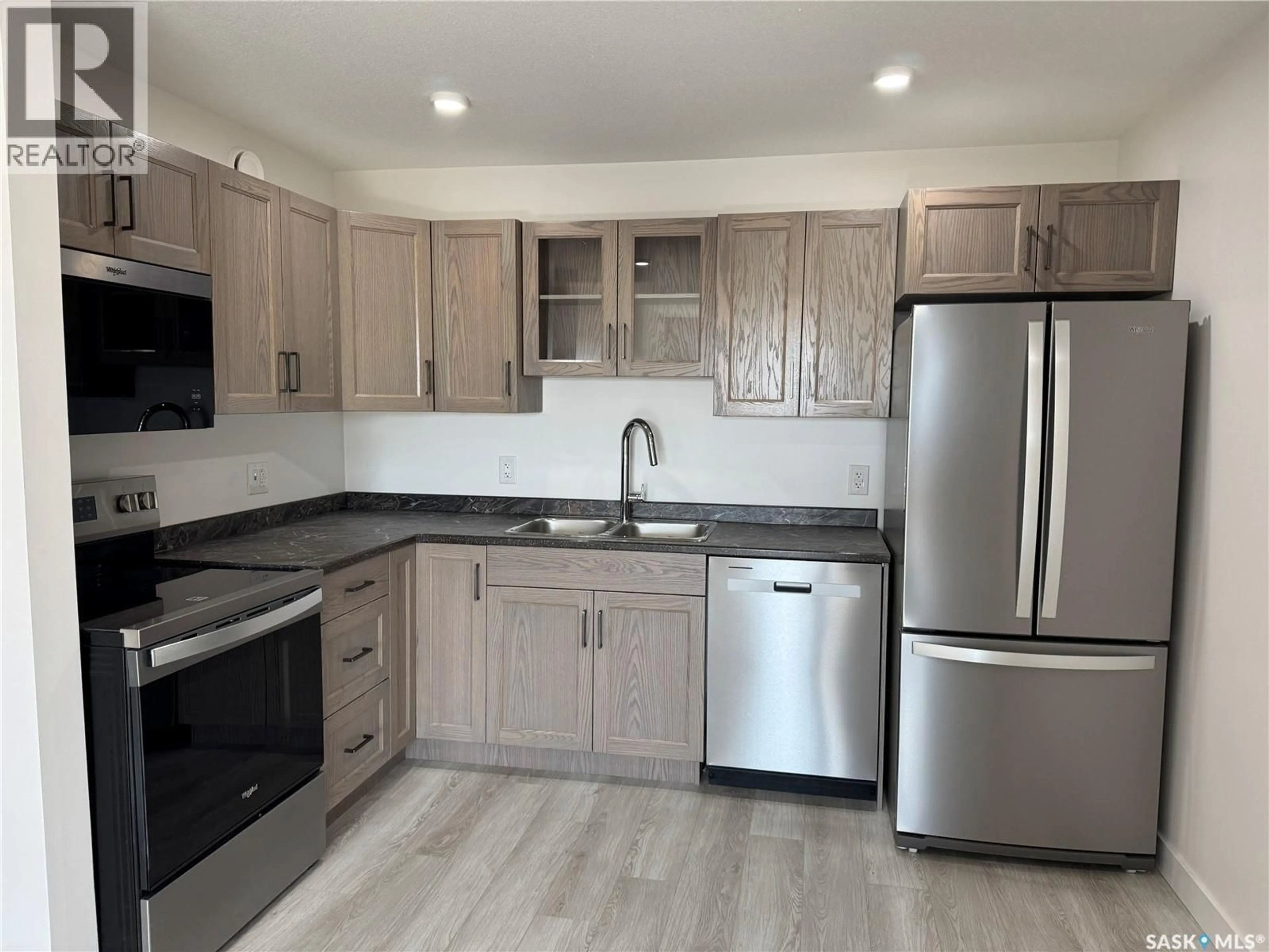 Standard kitchen, unknown for 403 607 10TH STREET, Humboldt Saskatchewan S0K2A0