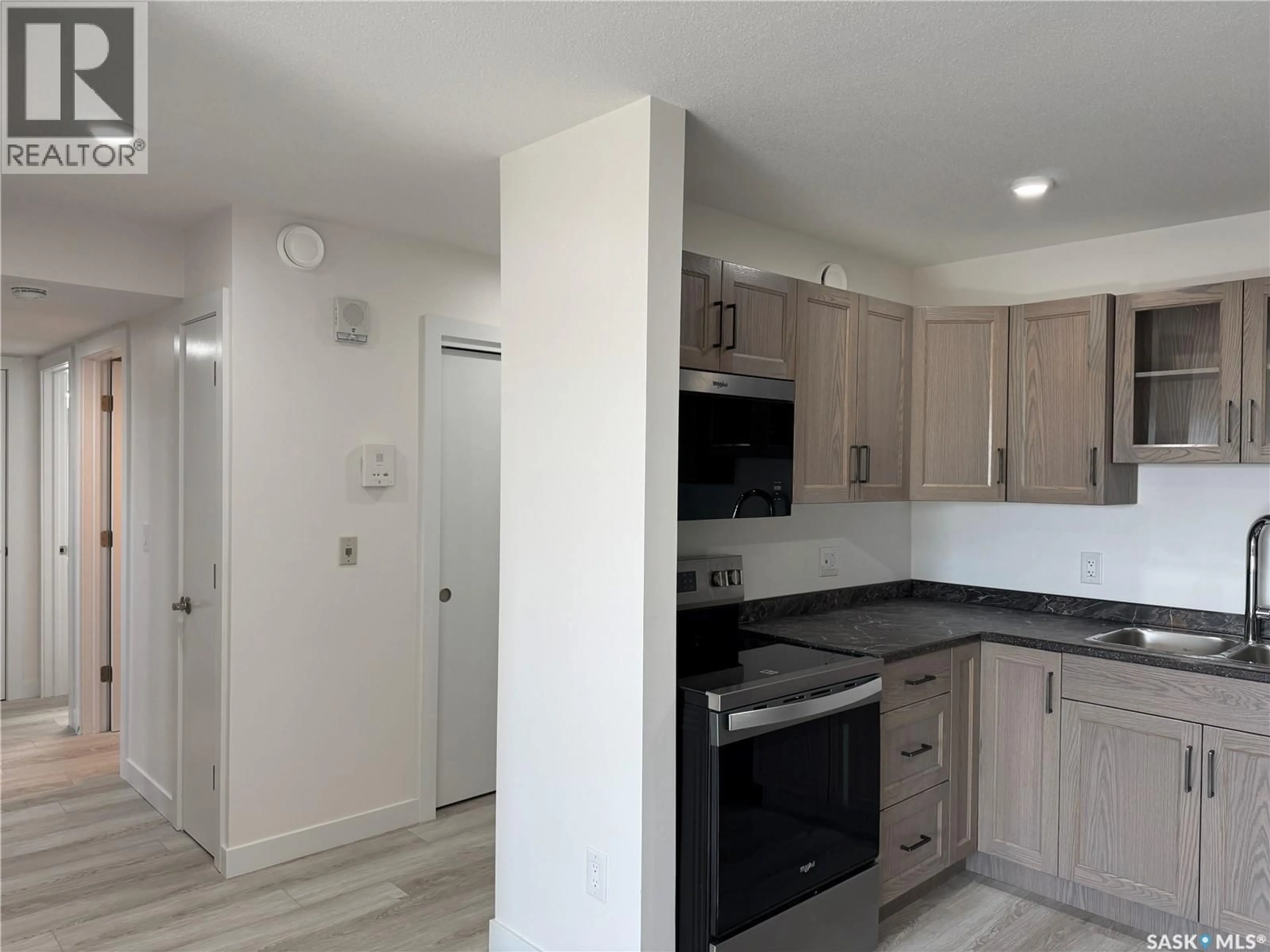 Standard kitchen, unknown for 403 607 10TH STREET, Humboldt Saskatchewan S0K2A0