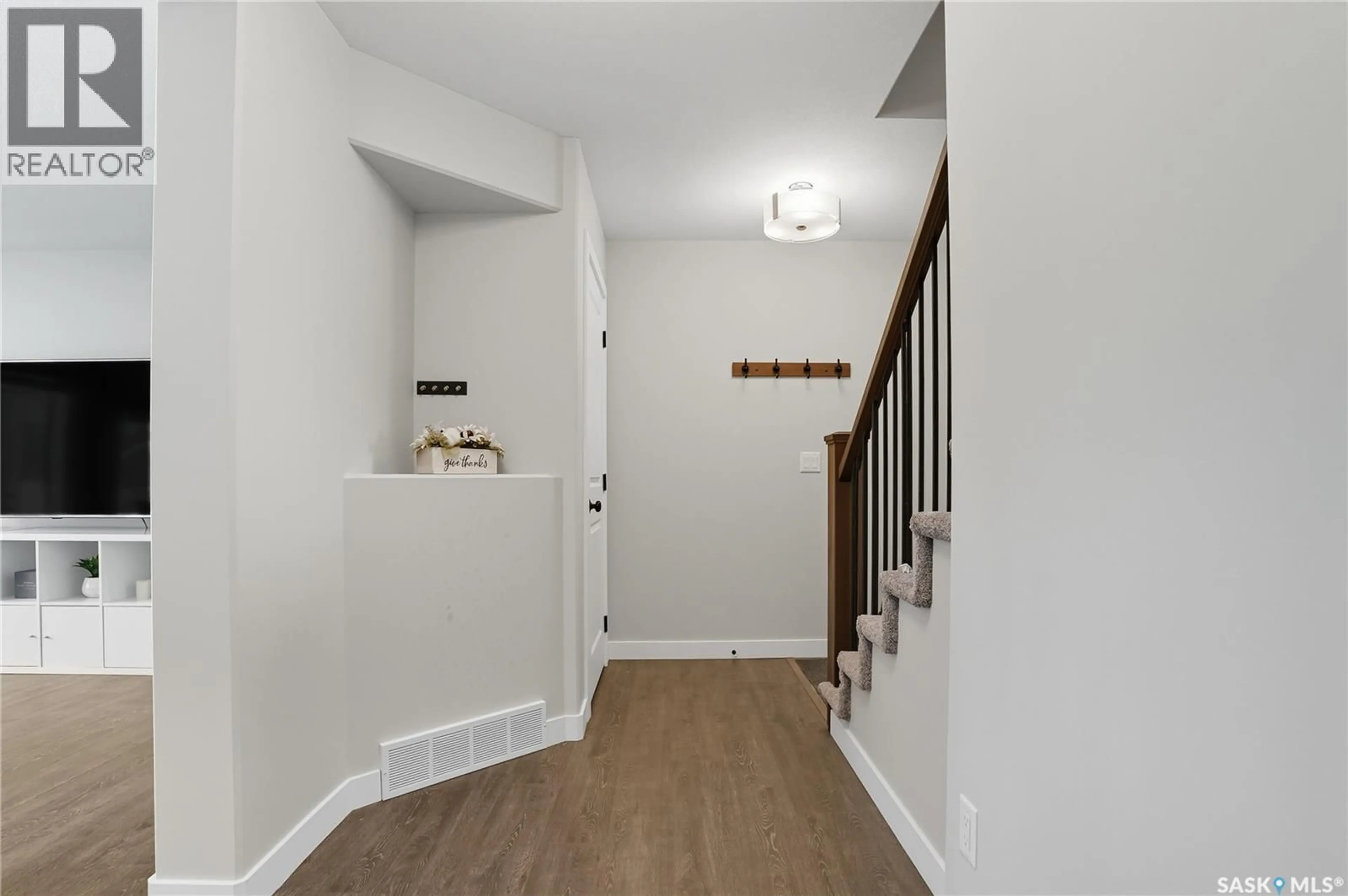Indoor entryway for 767 MCFAULL LANE, Saskatoon Saskatchewan S7V0S8
