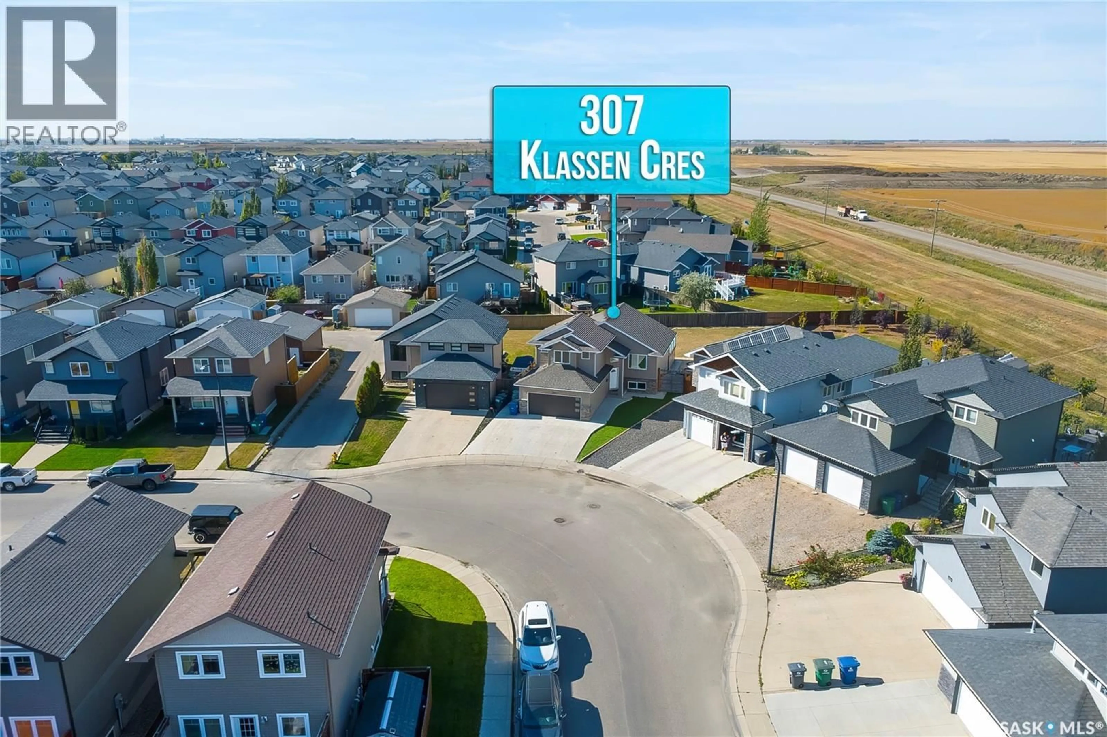 A pic from outside/outdoor area/front of a property/back of a property/a pic from drone, water/lake/river/ocean view for 307 KLASSEN CRESCENT, Saskatoon Saskatchewan S7R0E9