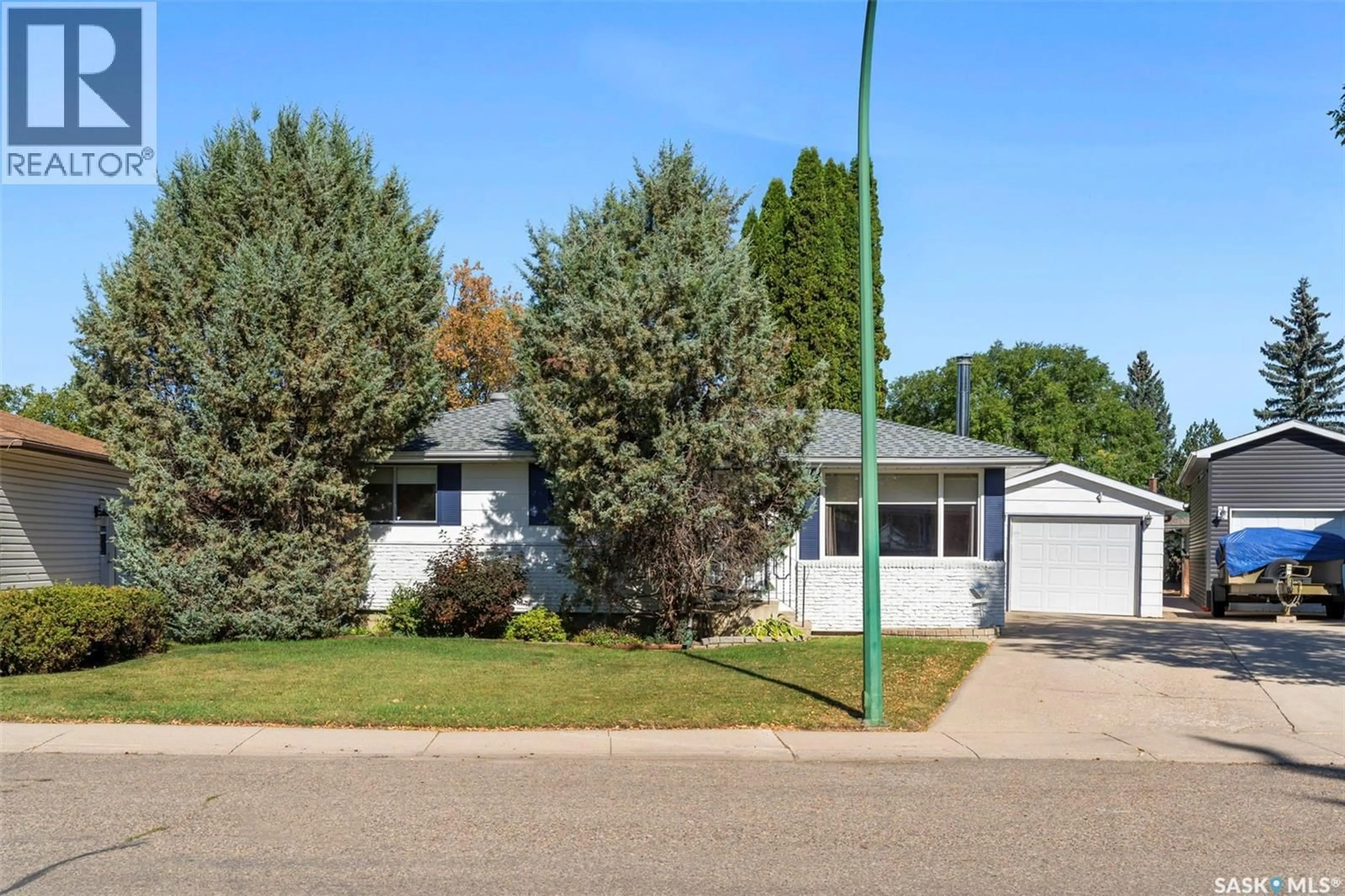 Home with vinyl exterior material, street for 389 BALSAM CRESCENT, Saskatoon Saskatchewan S7N2L9