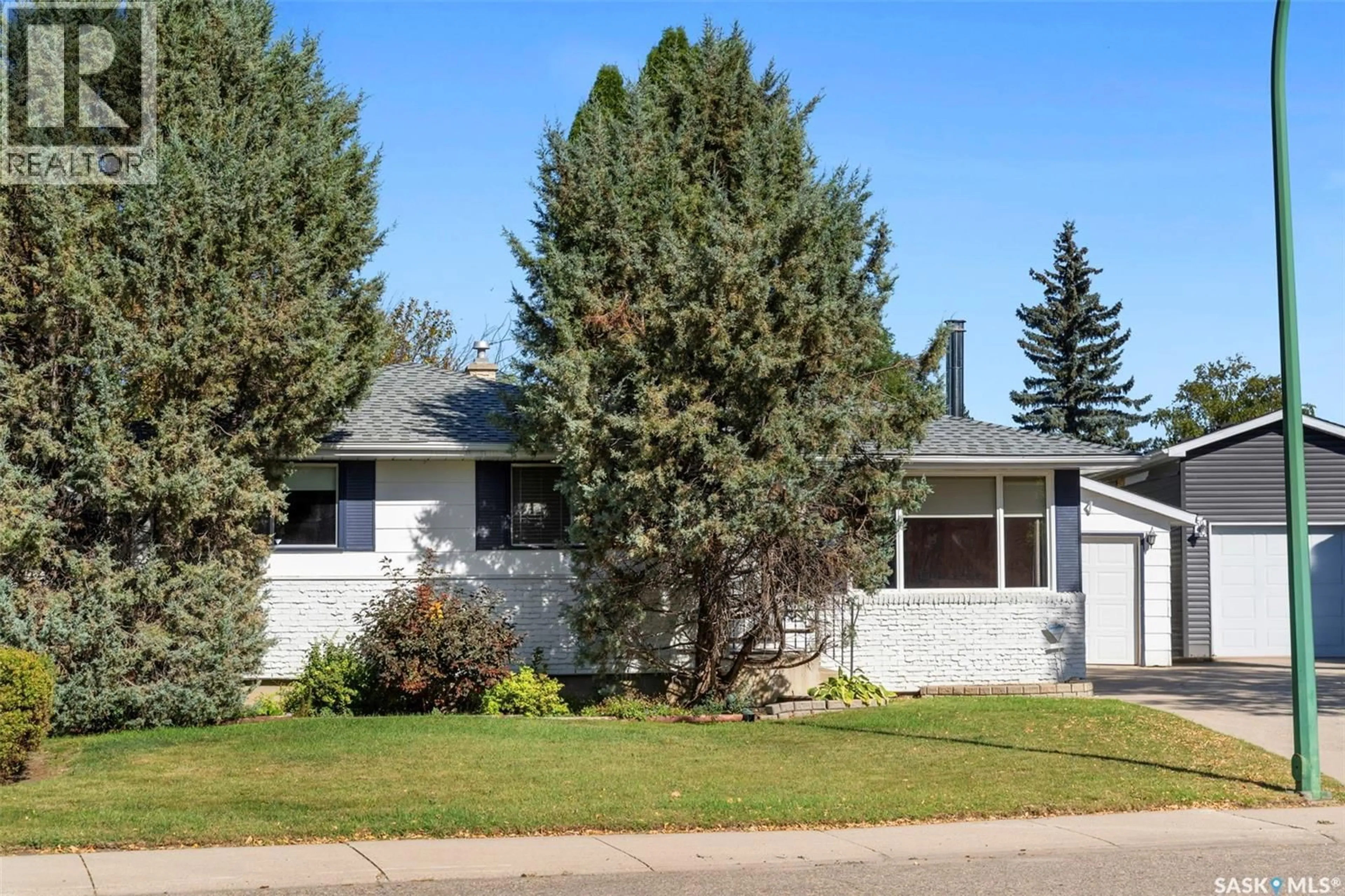 Home with vinyl exterior material, street for 389 BALSAM CRESCENT, Saskatoon Saskatchewan S7N2L9