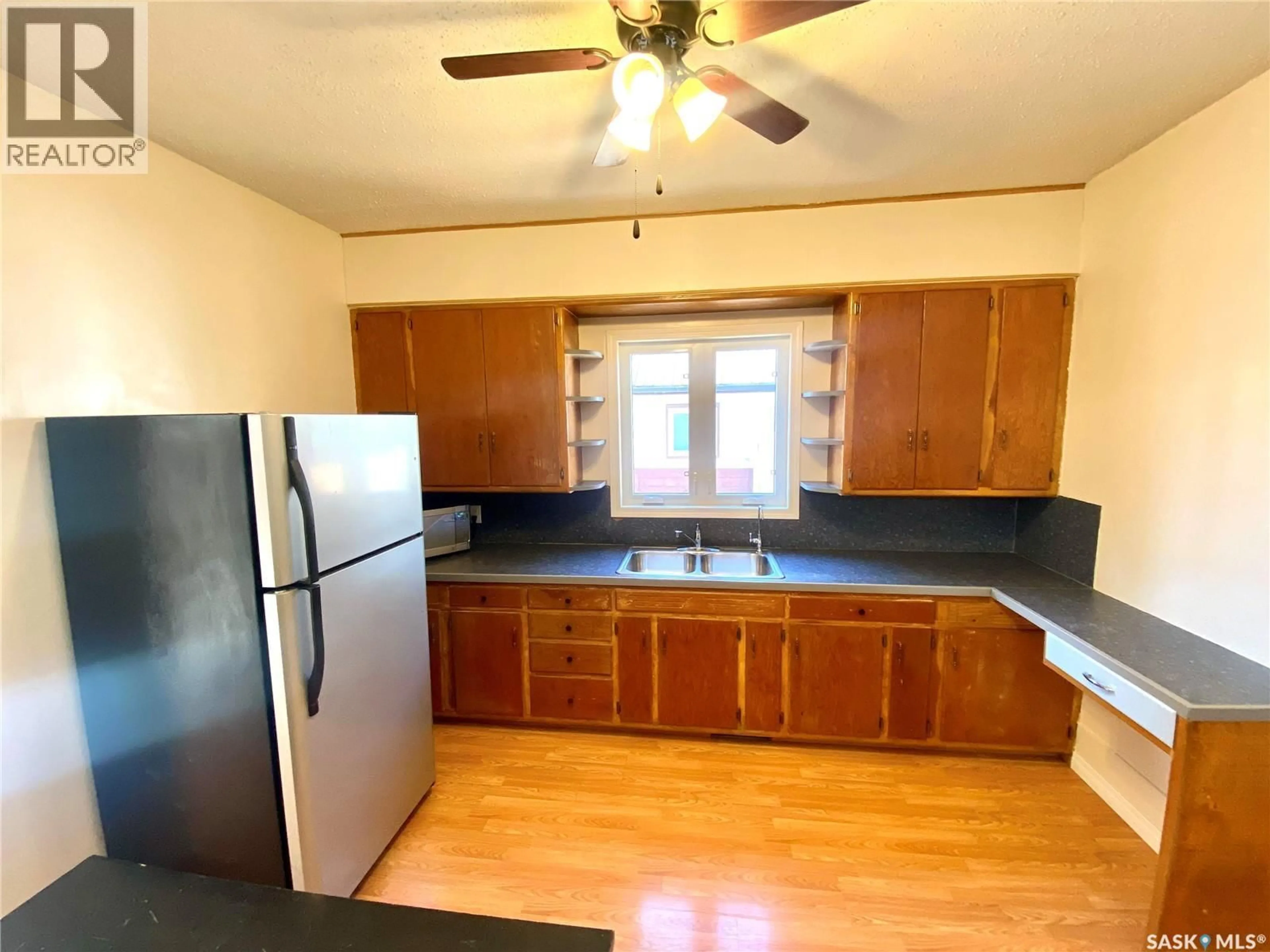 Standard kitchen, unknown for 505 2ND STREET, Estevan Saskatchewan S4A0K6