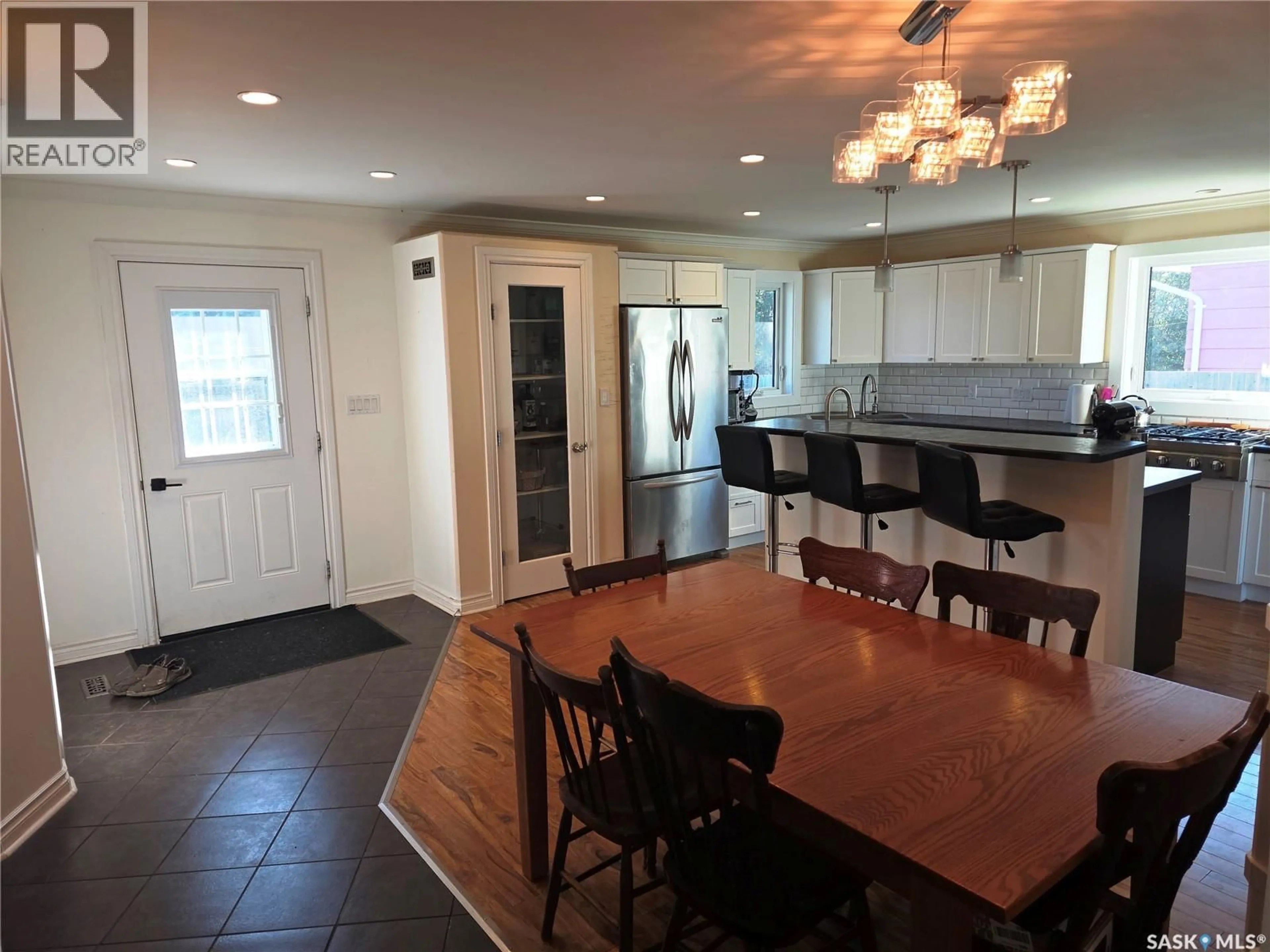 Open concept kitchen, ceramic/tile floor for 302 8TH STREET, Wynyard Saskatchewan S0A4T0