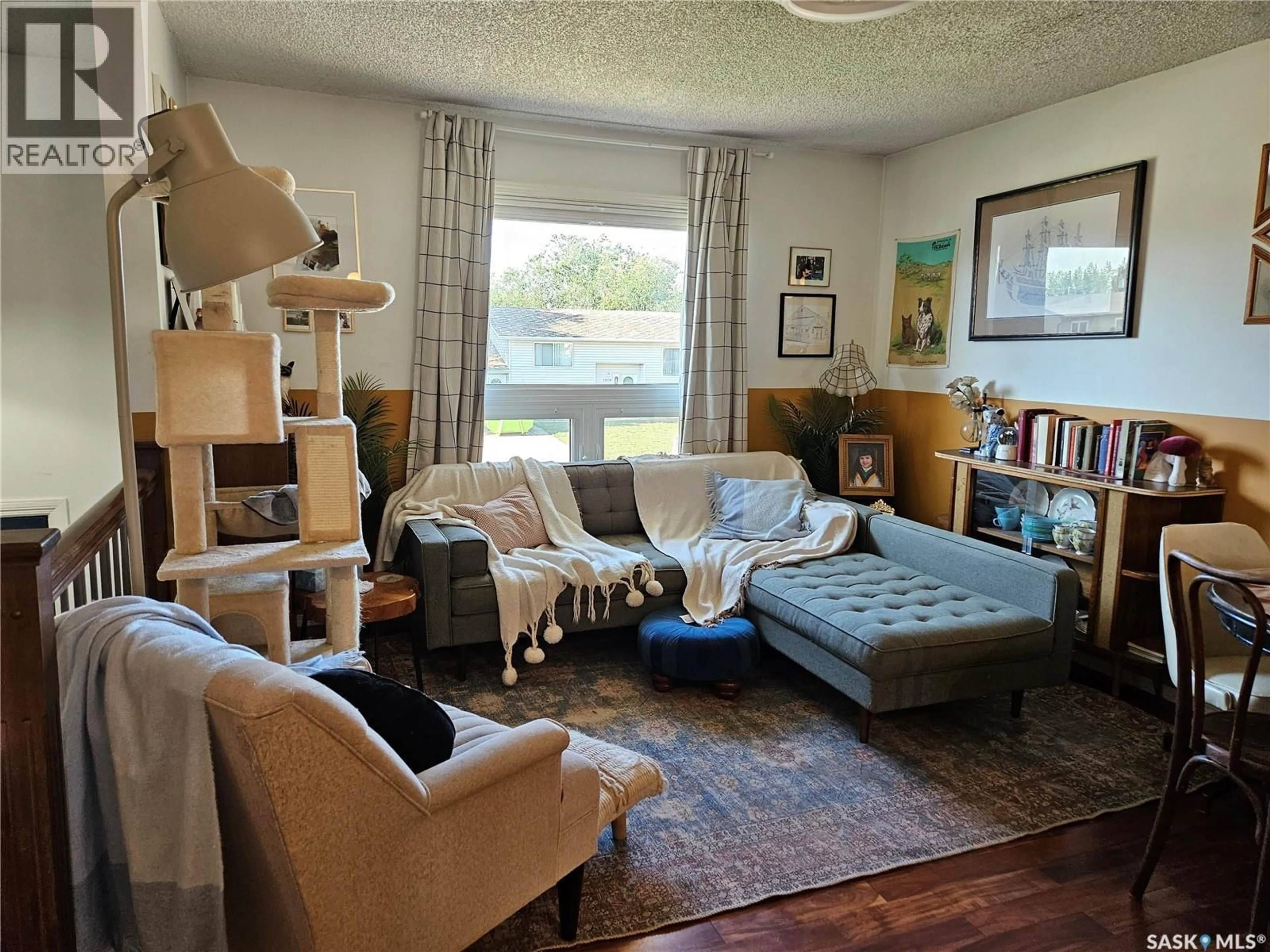 Living room with furniture, unknown for 1519 GRANDVIEW STREET, Moose Jaw Saskatchewan S6H6R4