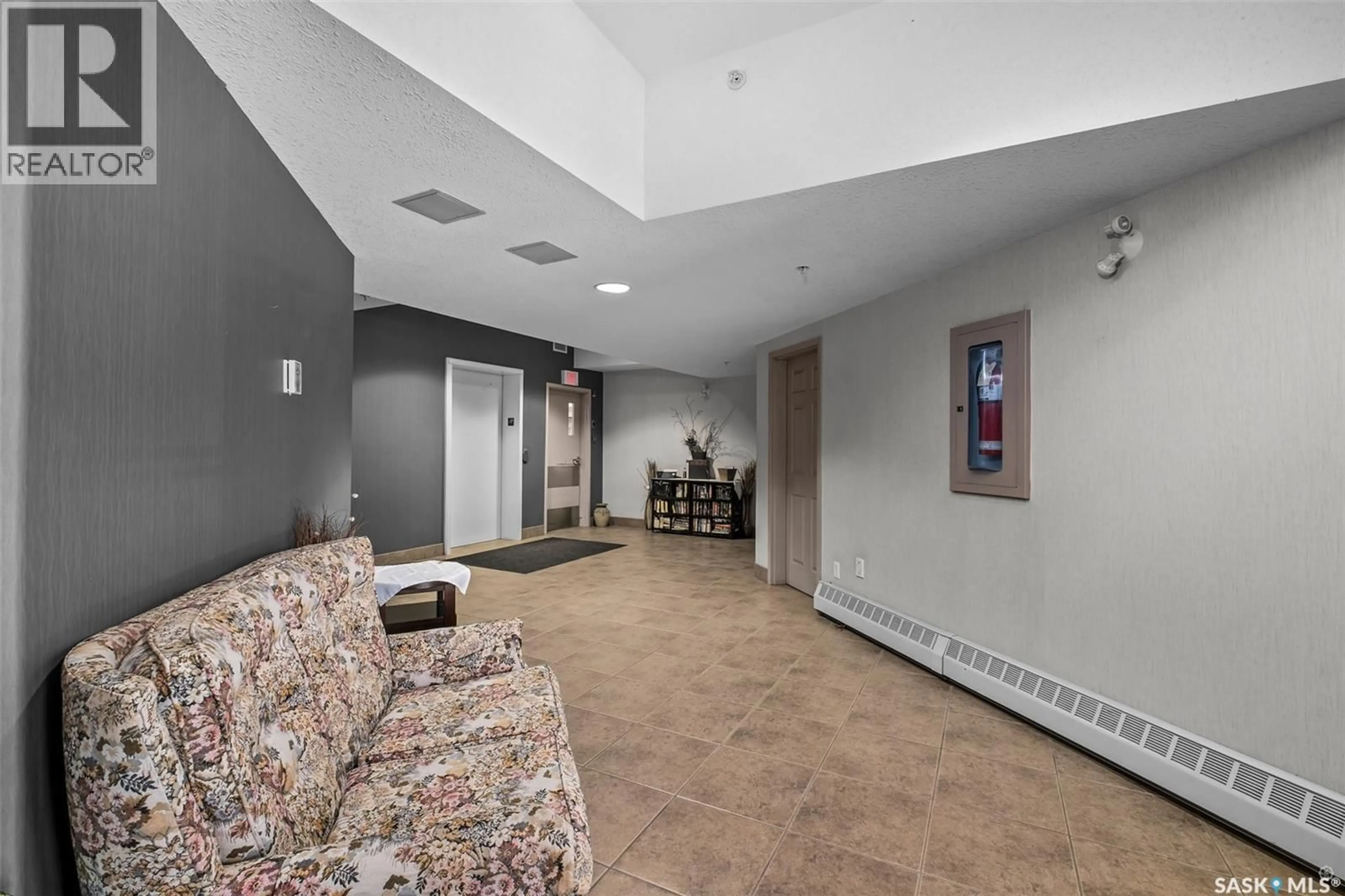 Lobby for 105 - 586 RIVER STREET, Prince Albert Saskatchewan S6V0A6