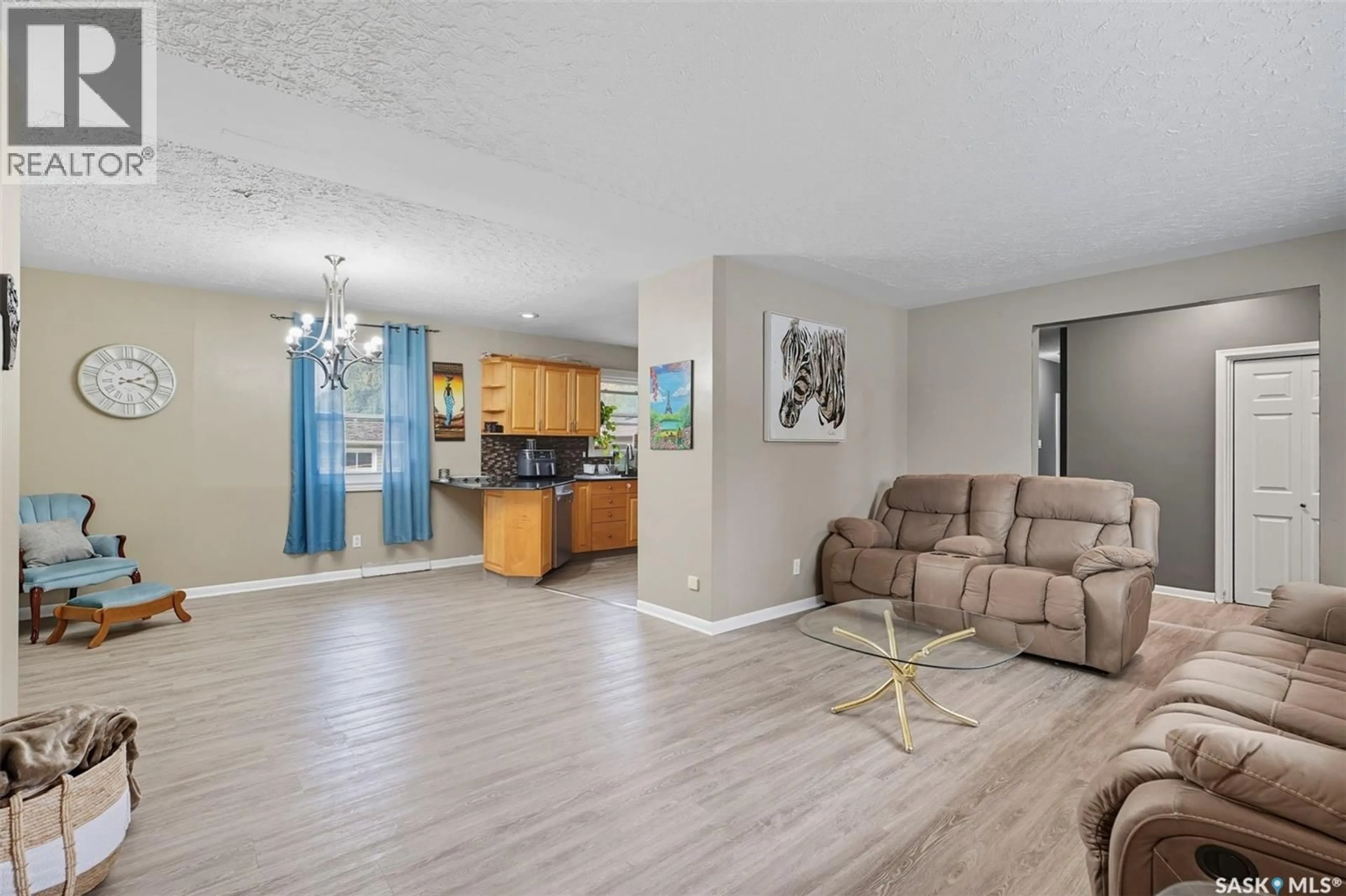 Living room with furniture, unknown for 2340 HAULTAIN AVENUE, Saskatoon Saskatchewan S7J1R1