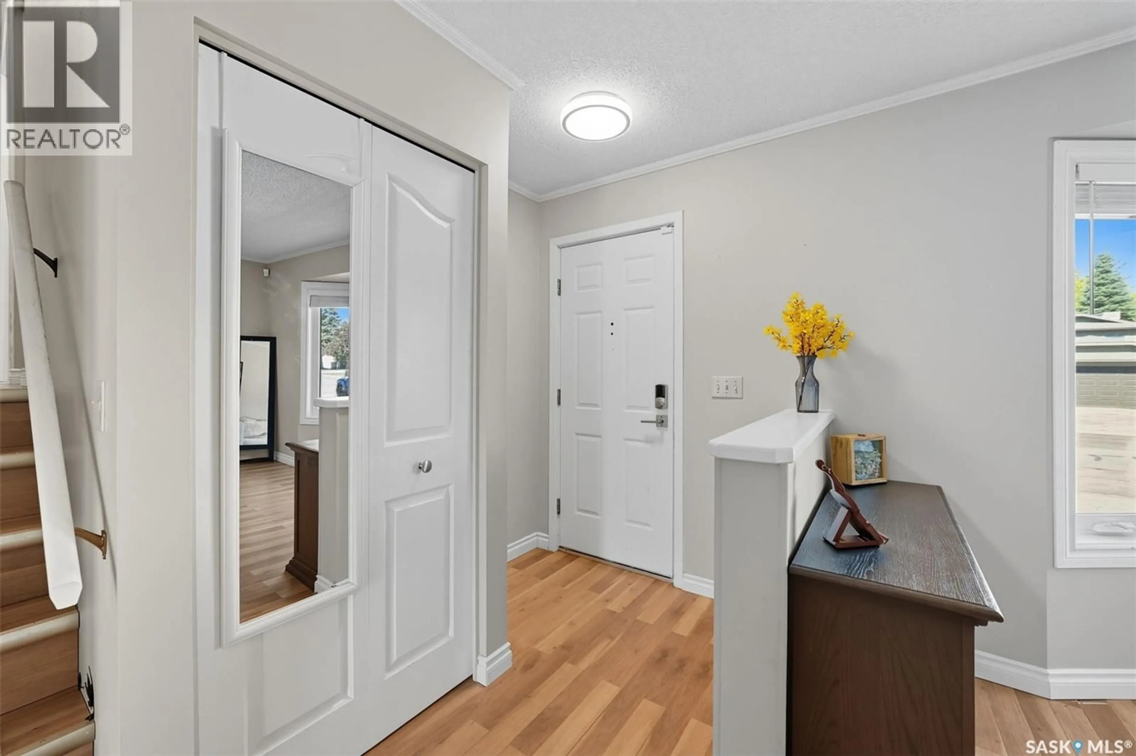 Indoor entryway for 227 WATERBURY ROAD, Saskatoon Saskatchewan S7J5B1