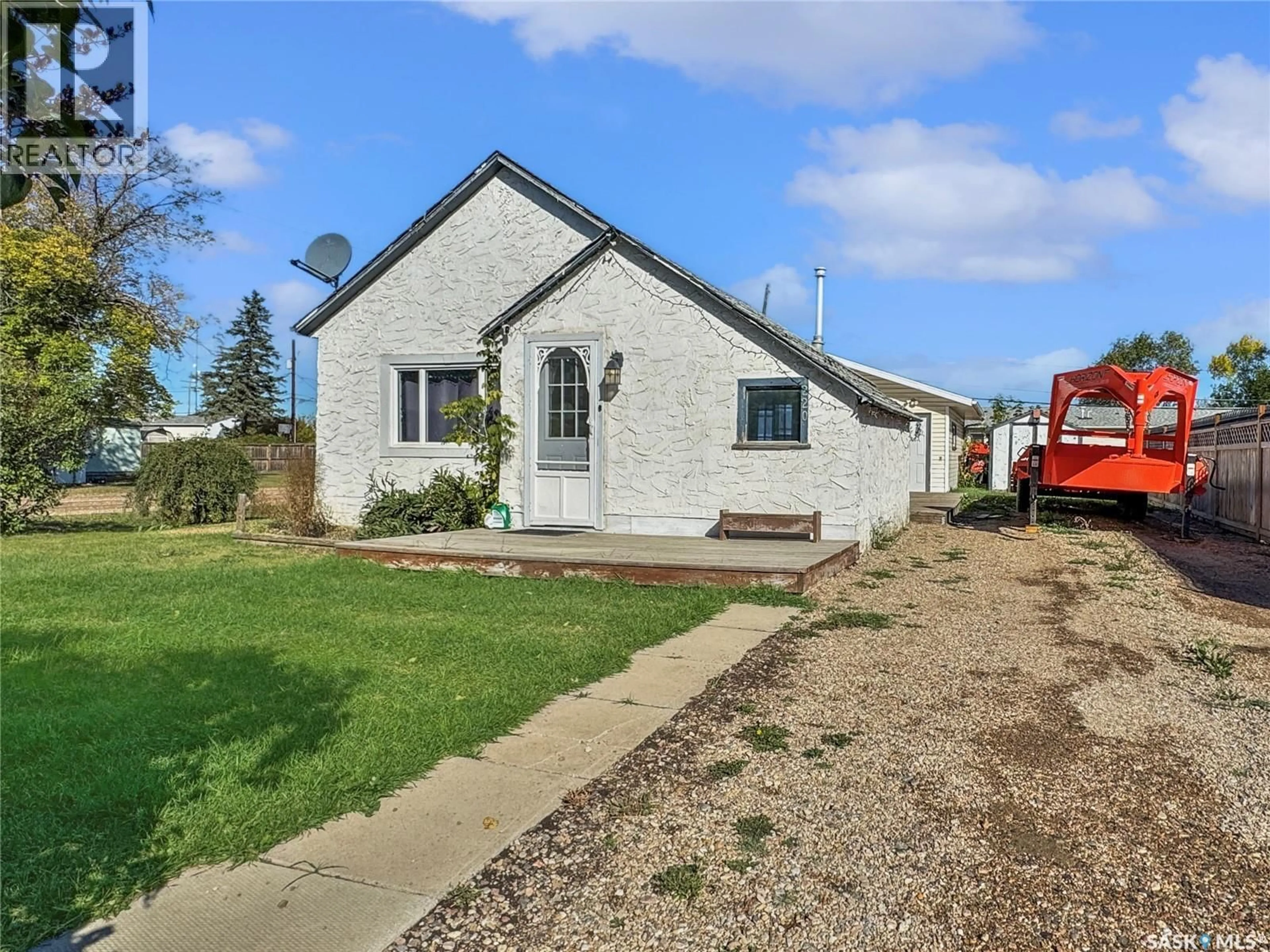 A pic from outside/outdoor area/front of a property/back of a property/a pic from drone, street for 220 2ND AVENUE, Maidstone Saskatchewan S0M1M0