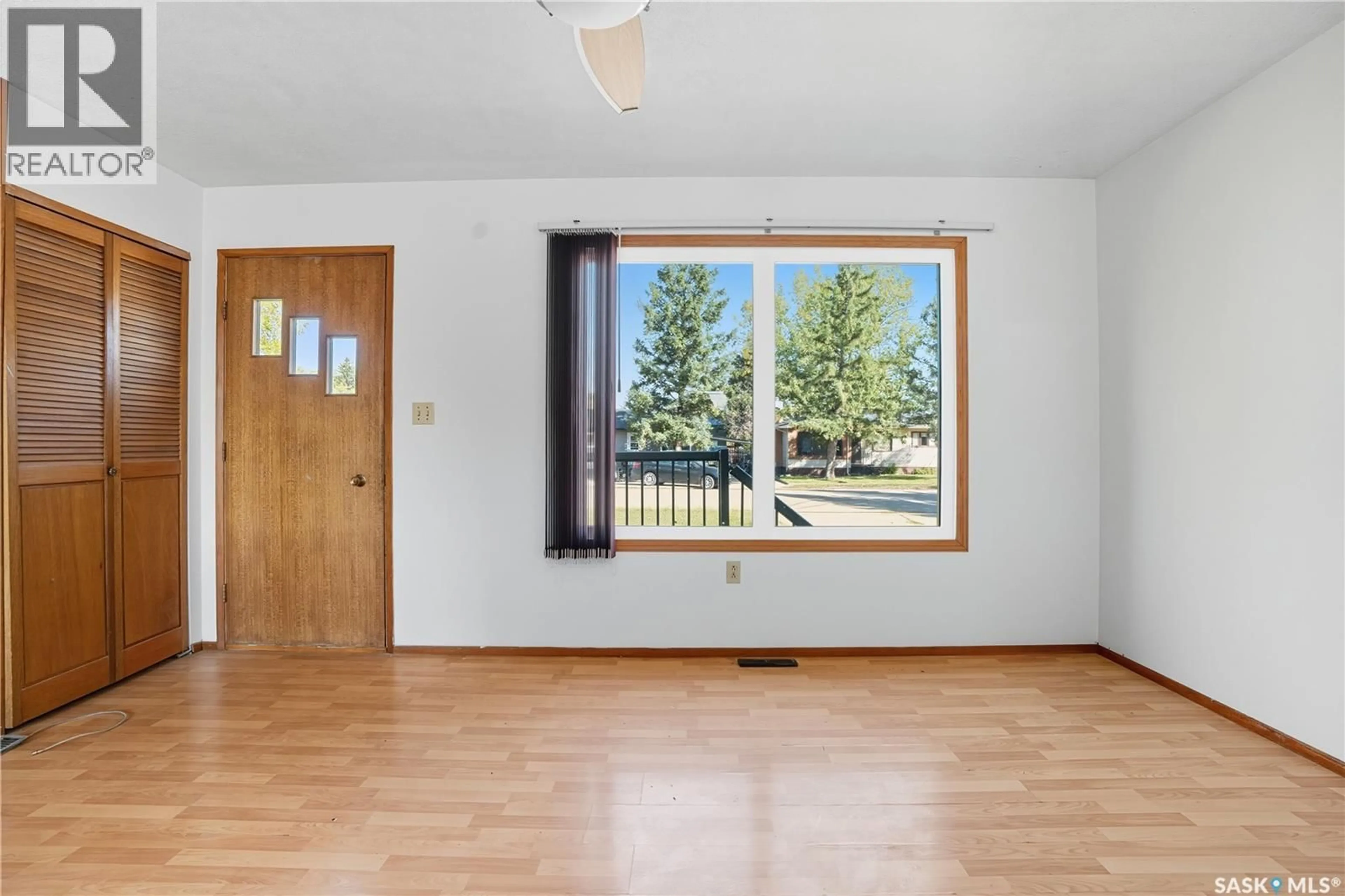 A pic of a room for 244 5TH AVENUE, Gravelbourg Saskatchewan S0H1X0
