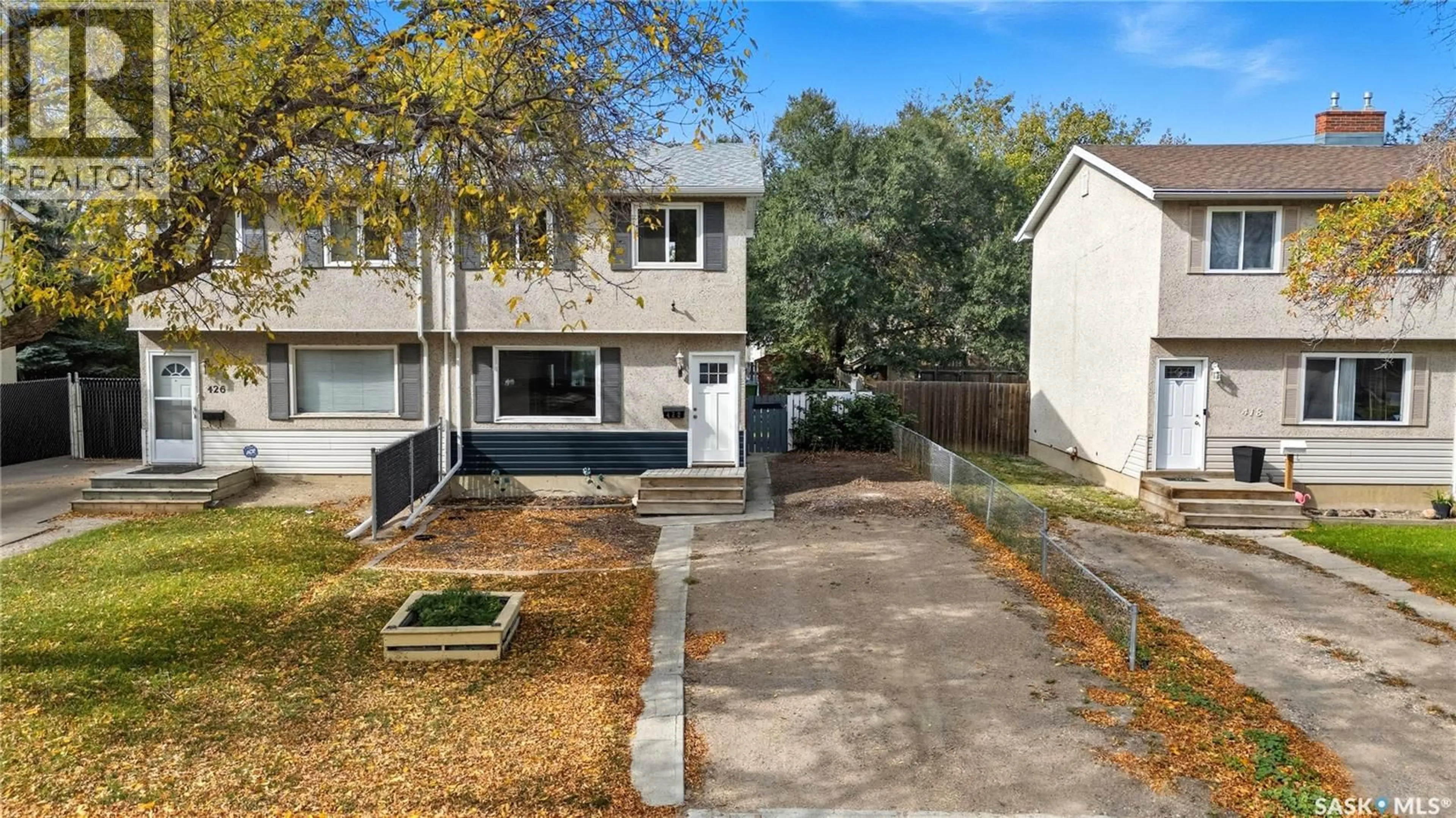 A pic from outside/outdoor area/front of a property/back of a property/a pic from drone, street for 422 ROYAL STREET, Regina Saskatchewan S4R4Y6