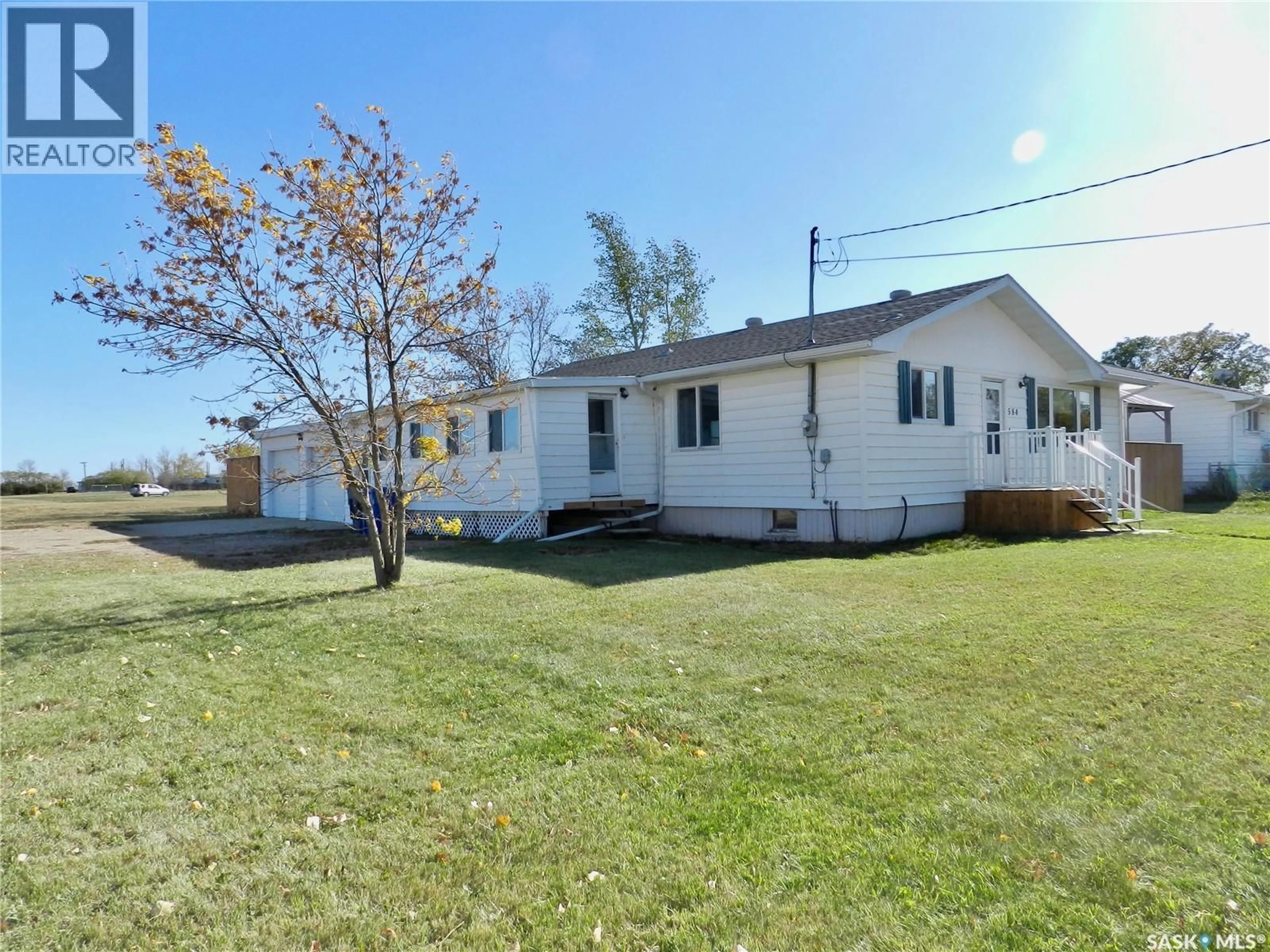 A pic from outside/outdoor area/front of a property/back of a property/a pic from drone, street for 584 BUTTE STREET, Central Butte Saskatchewan S0H0H0