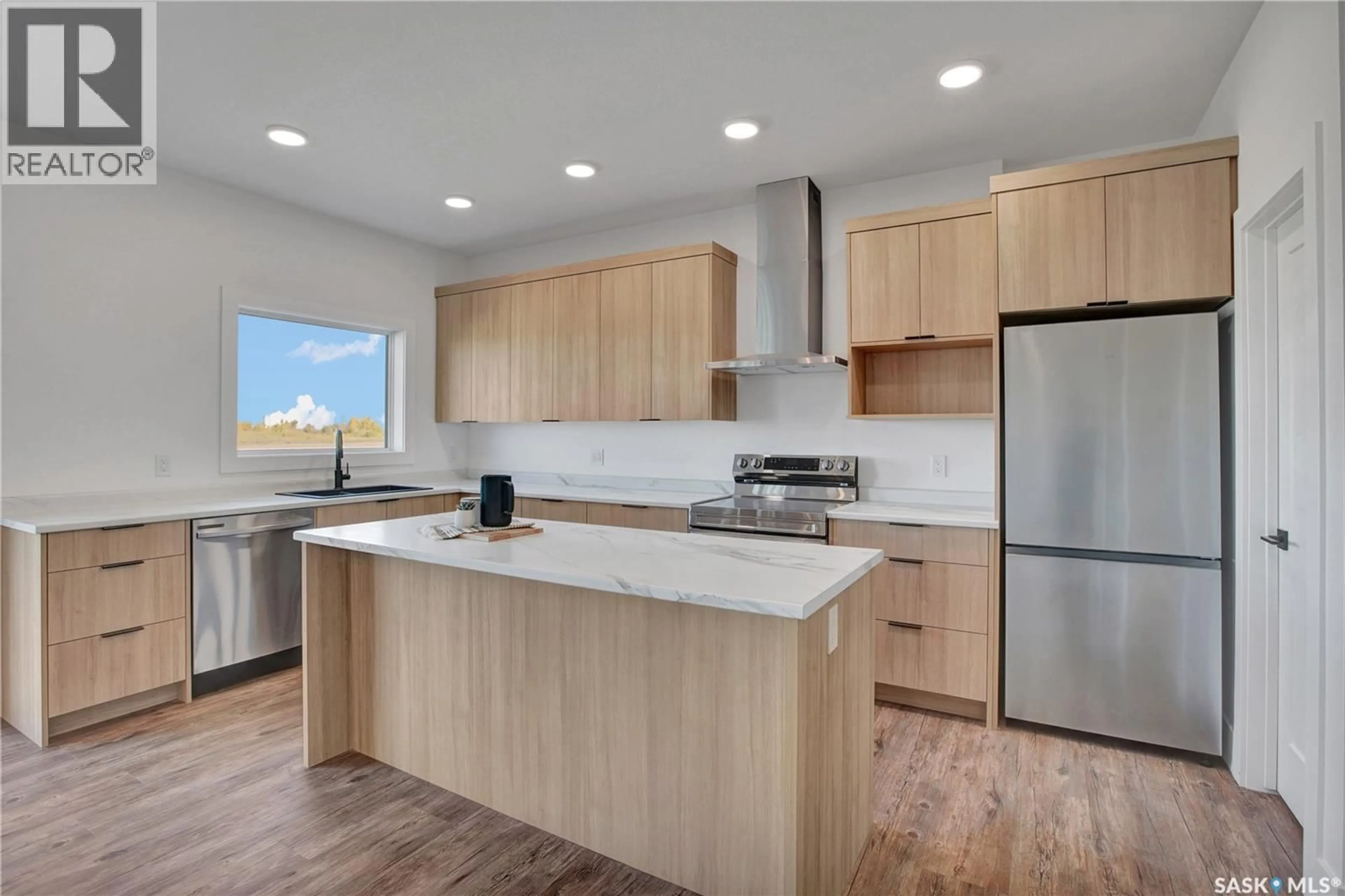 Open concept kitchen, unknown for 109 EMMA CRESCENT, Martensville Saskatchewan S0K2T1