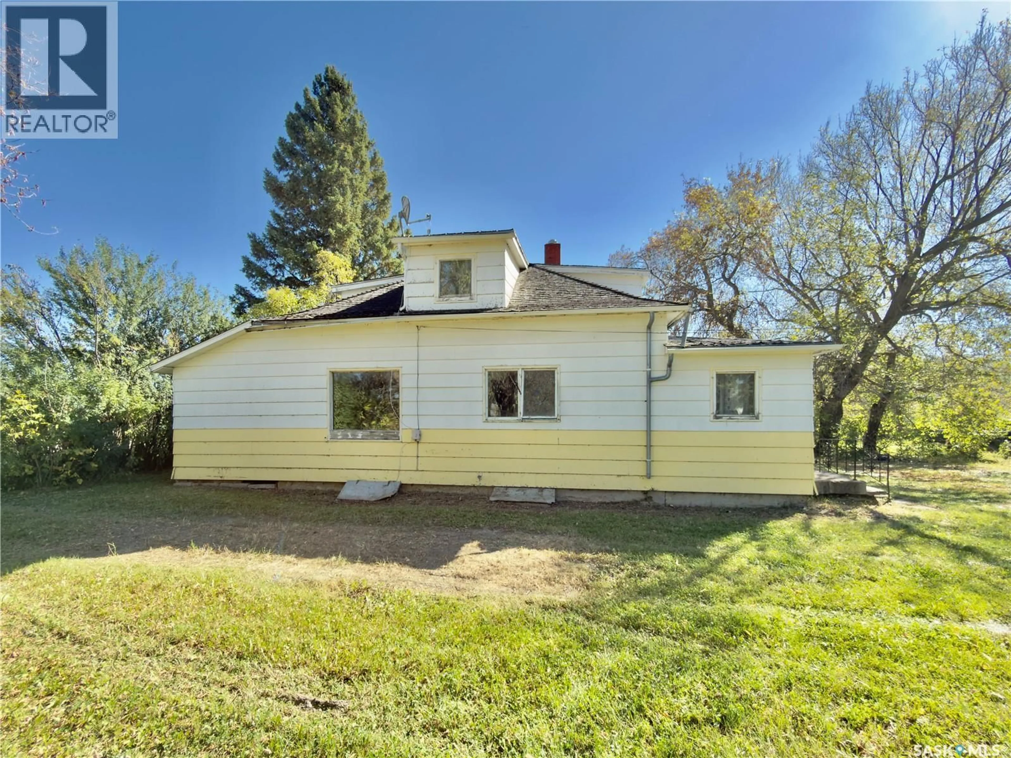 A pic from outside/outdoor area/front of a property/back of a property/a pic from drone, unknown for 128 RAILWAY AVENUE, Margo Saskatchewan S0A2M0