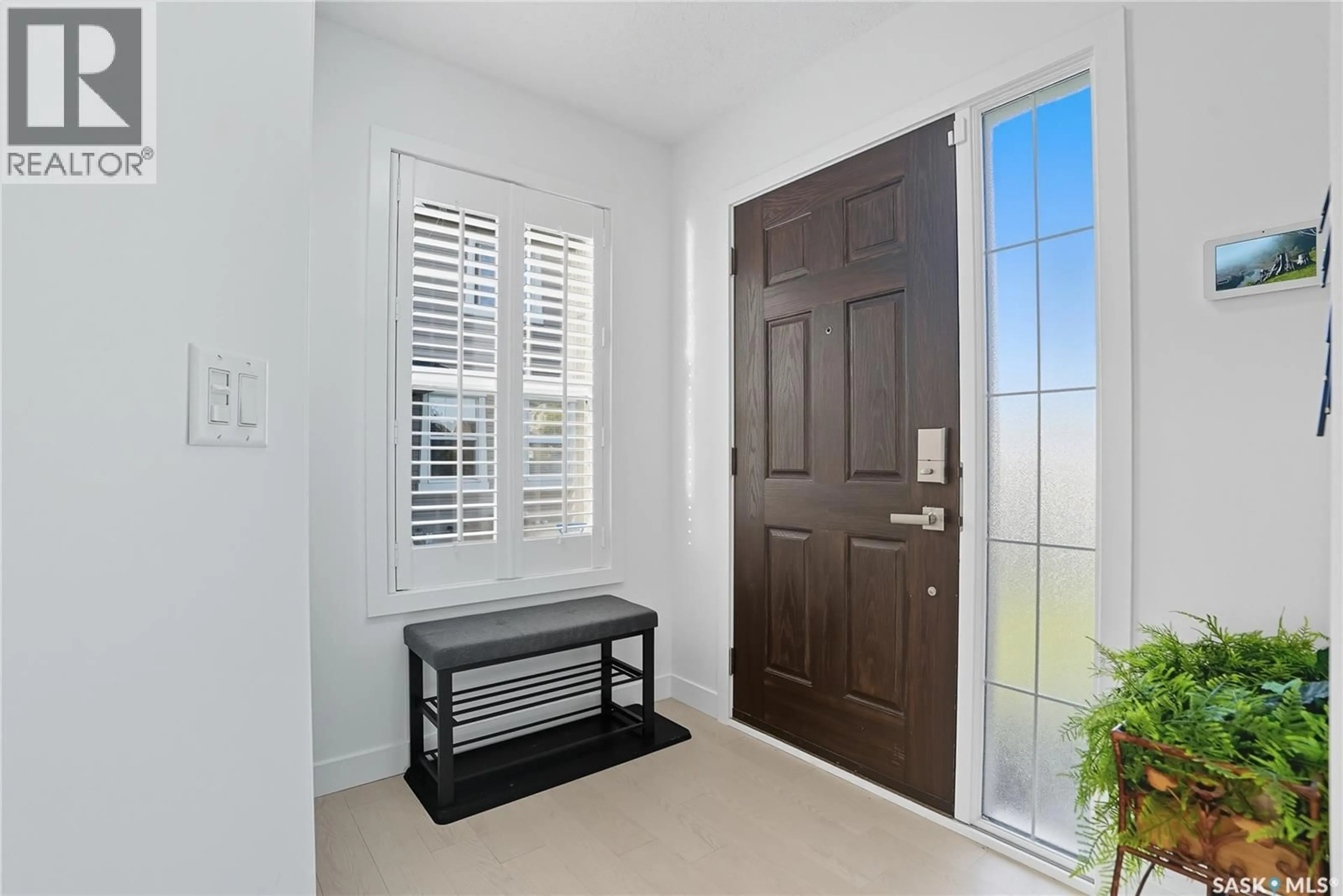 Indoor entryway for 410 - 116 LEDINGHAM WAY, Saskatoon Saskatchewan S7V0C4