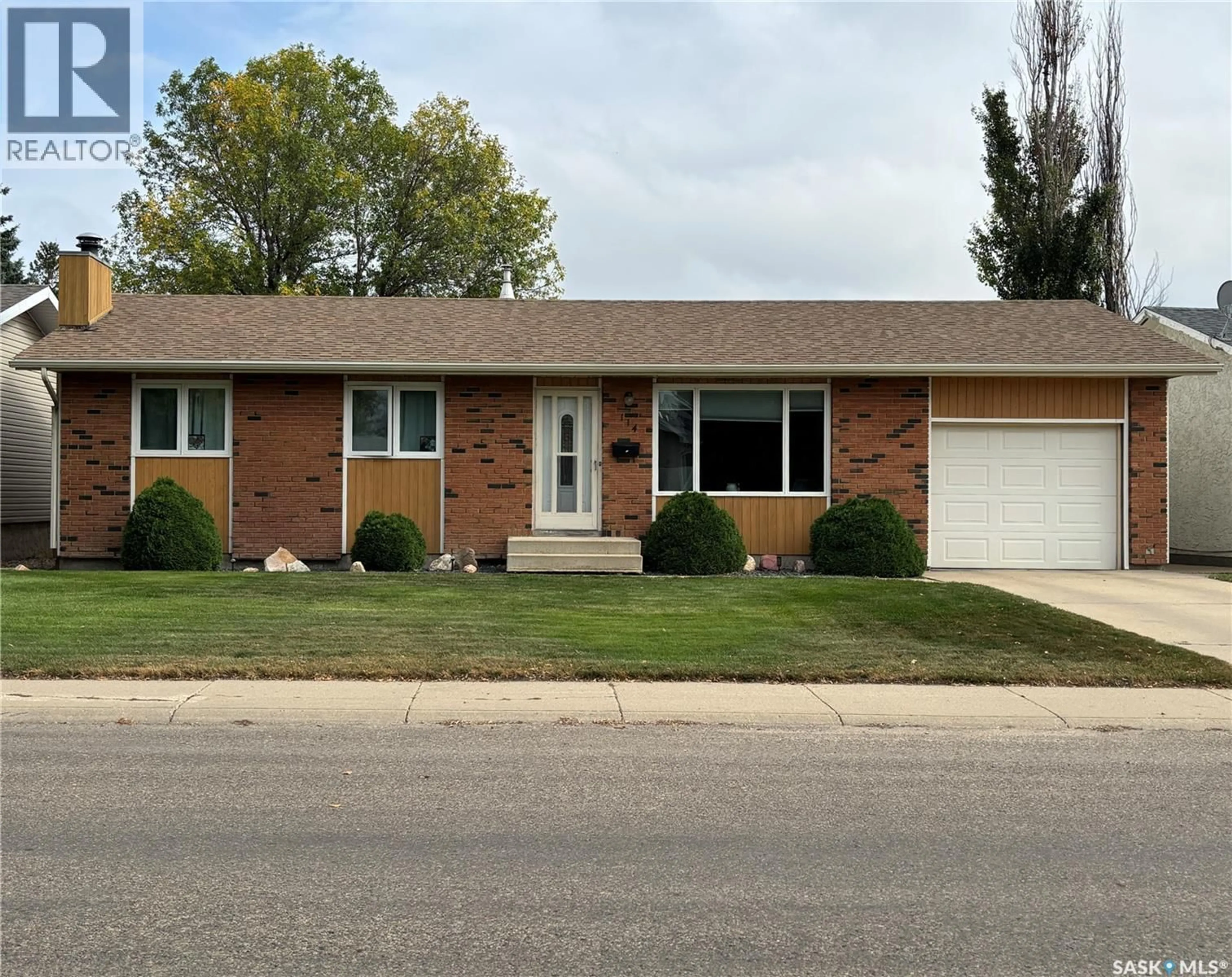 Home with brick exterior material, street for 114 COCKBURN CRESCENT, Saskatoon Saskatchewan S7L5R9
