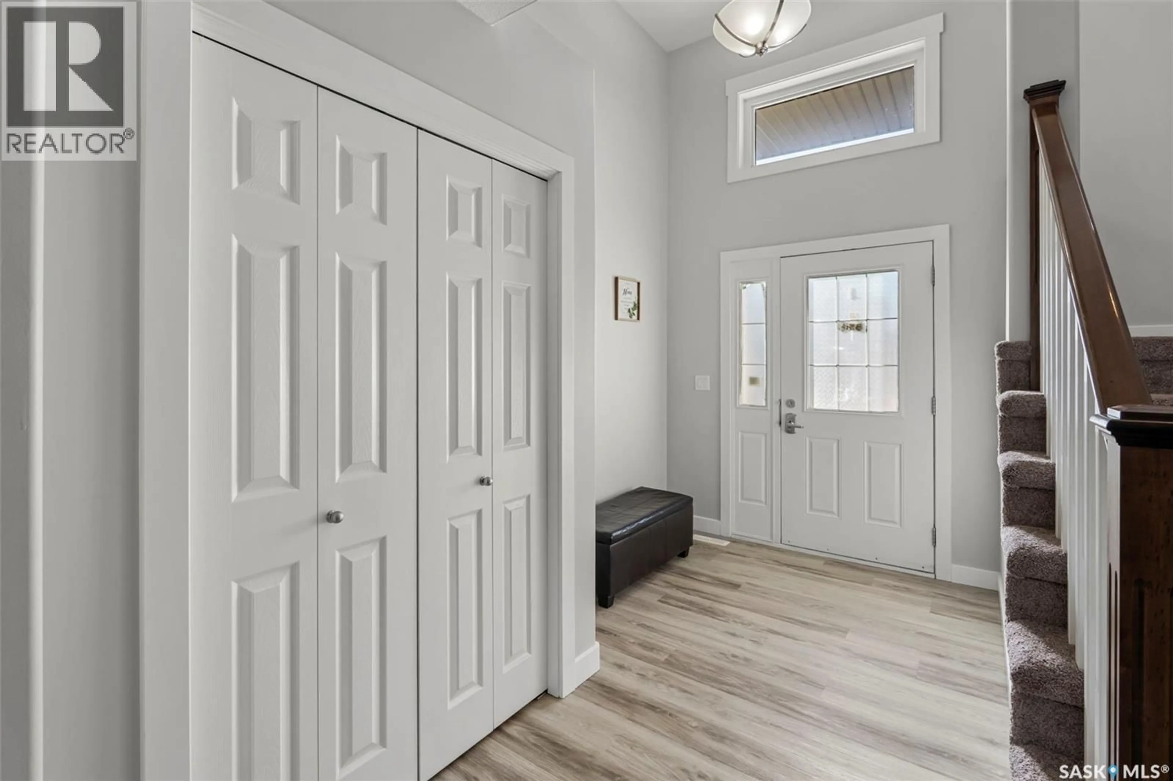 Indoor entryway for 127 DULMAGE CRESCENT, Saskatoon Saskatchewan S7T0C7