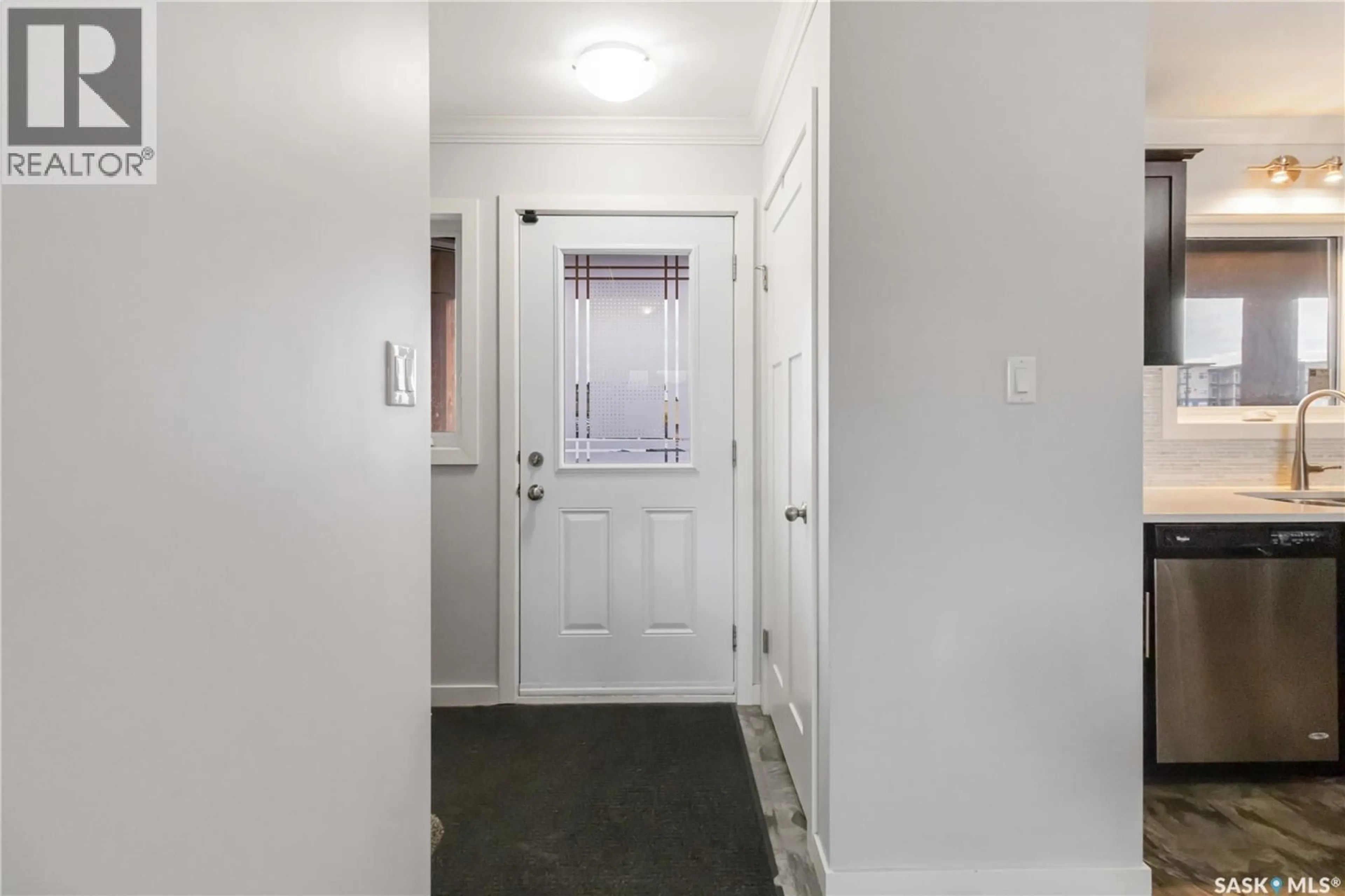 Indoor entryway for 342 620 CORNISH ROAD, Saskatoon Saskatchewan S7T0Y3
