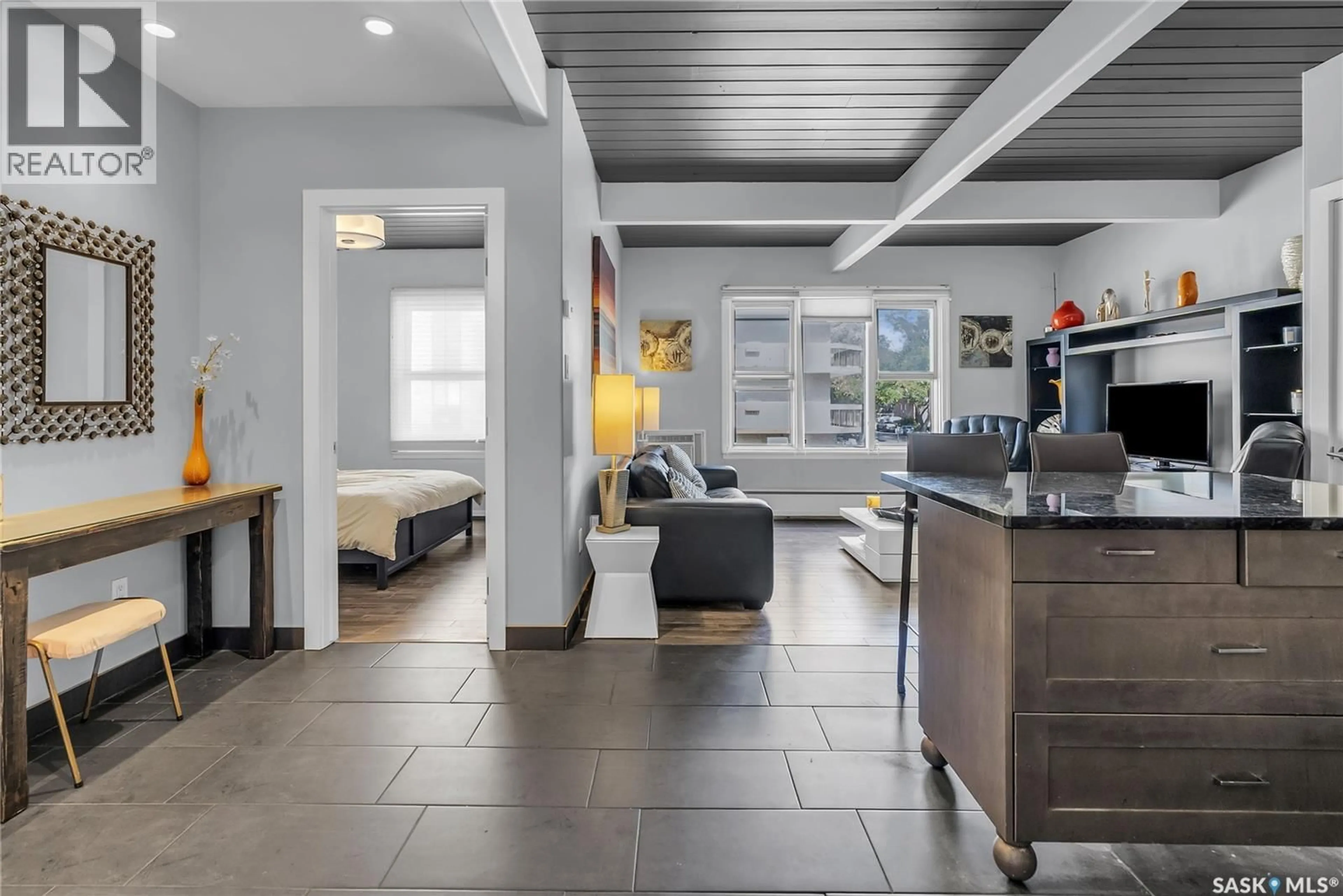 Open concept kitchen, ceramic/tile floor for N - 304 415 3RD AVENUE, Saskatoon Saskatchewan S7K2J2