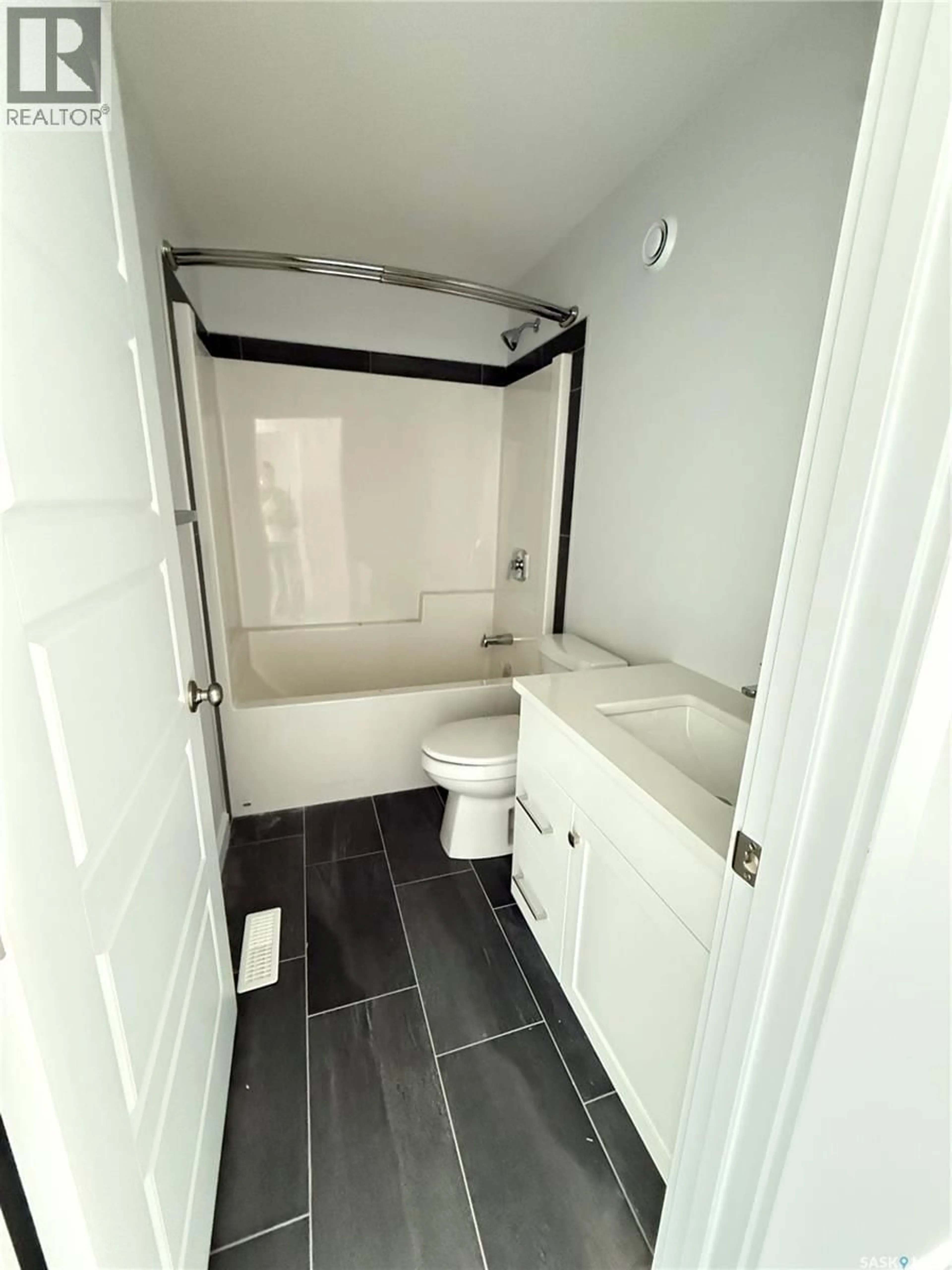 Standard bathroom, unknown for 163 HAVERSTOCK CRESCENT, Saskatoon Saskatchewan S7W0Y3