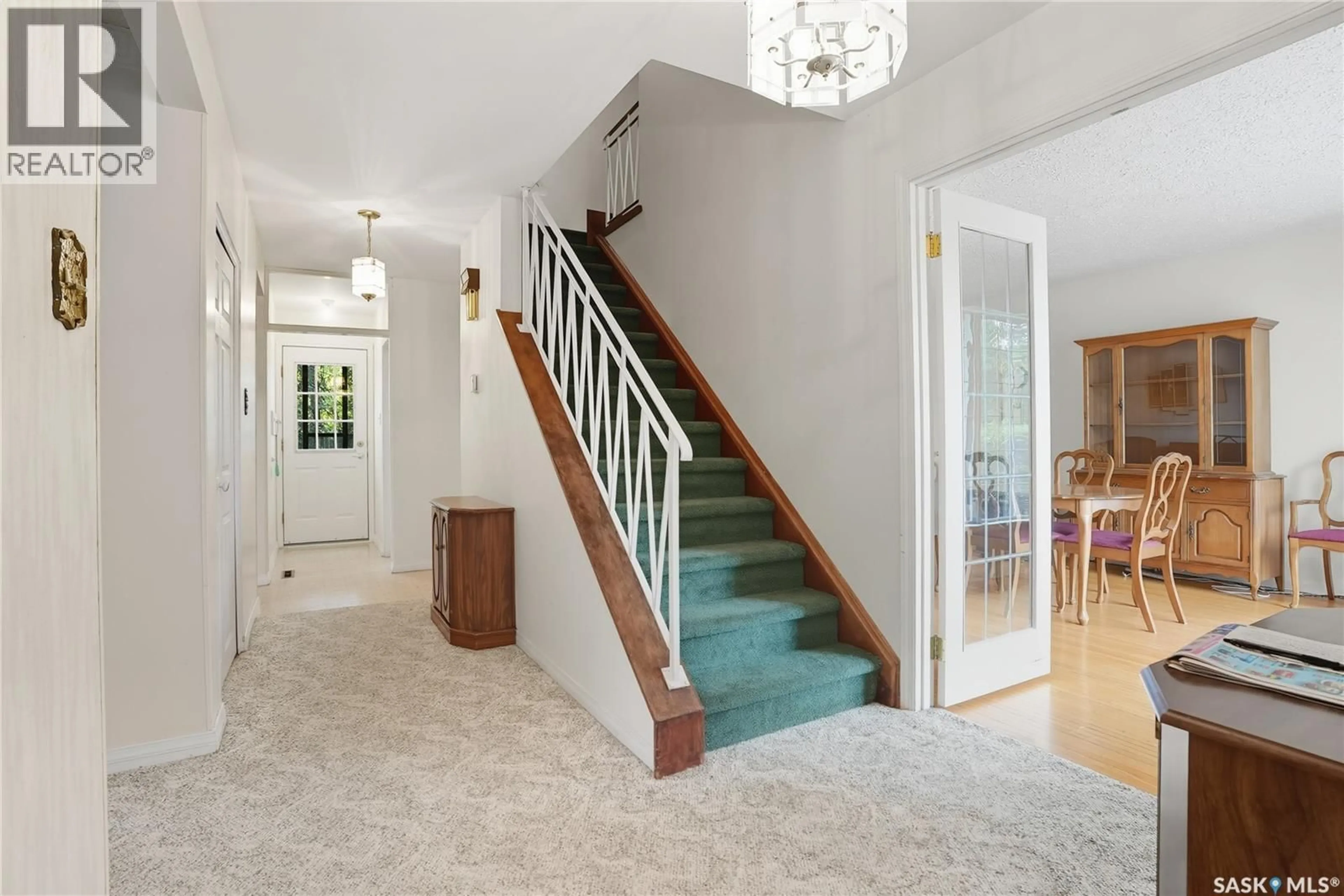 Indoor foyer for 11 MOXON CRESCENT, Saskatoon Saskatchewan S7H3B8
