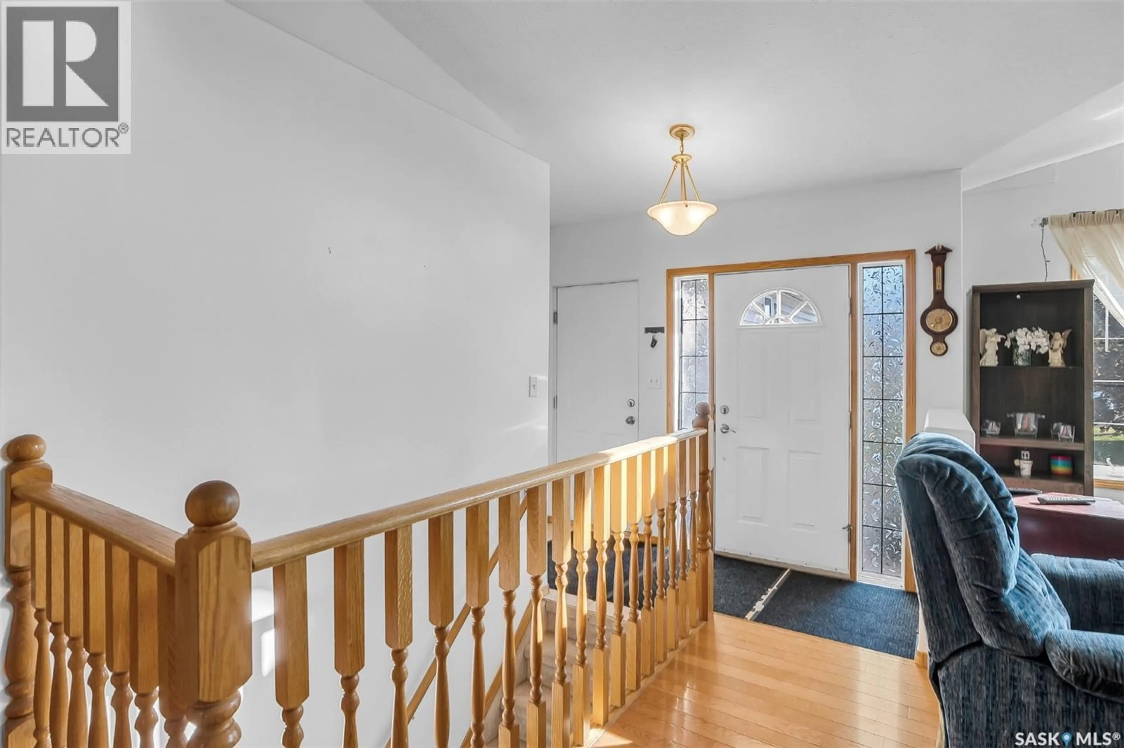 Indoor foyer for 4 WILLOW PLACE, Hepburn Saskatchewan S0K1Z0