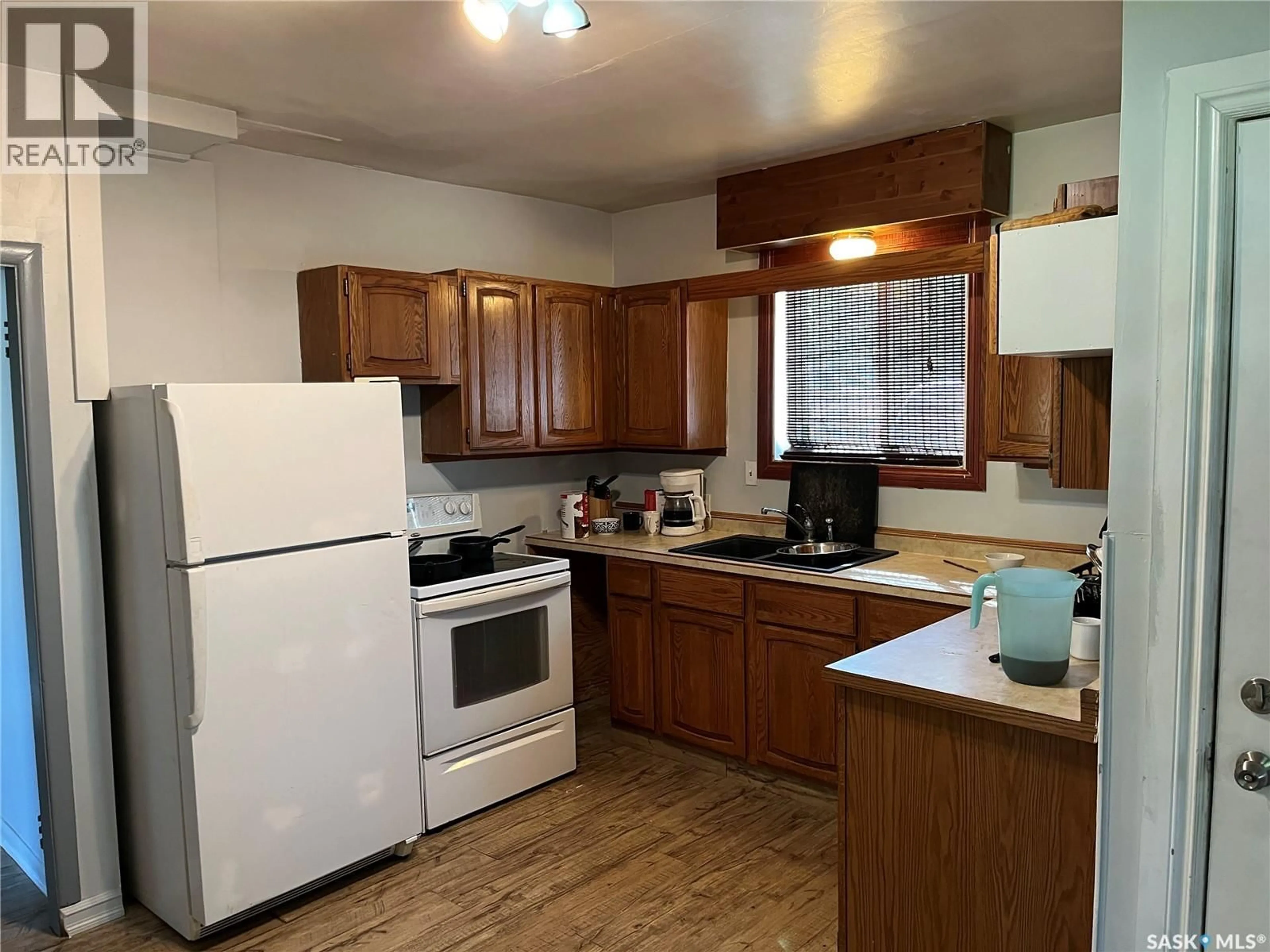 Standard kitchen, unknown for 59 18TH STREET, Prince Albert Saskatchewan S6V1H1
