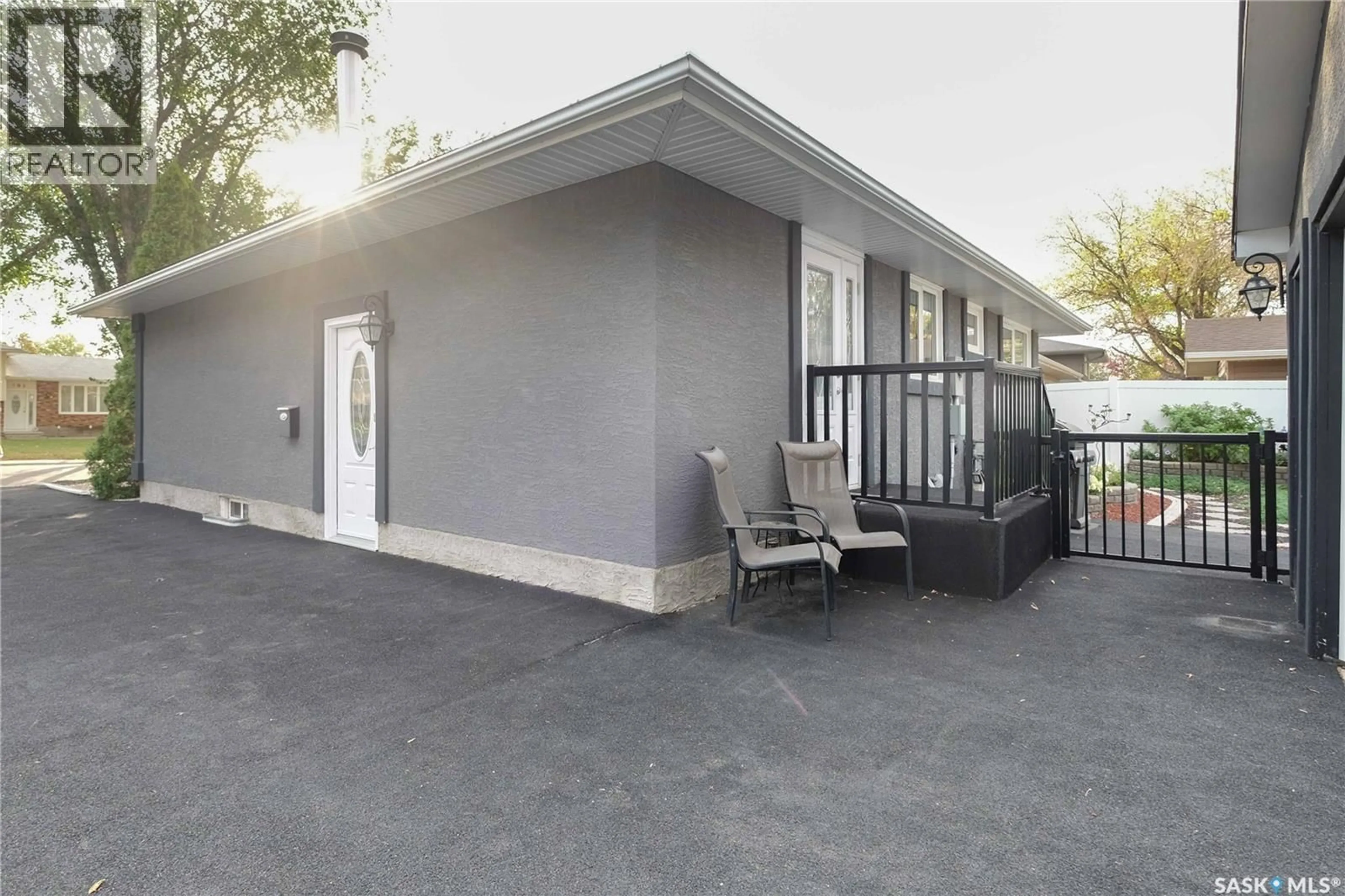 Patio, street for 394 FAIRVIEW ROAD, Regina Saskatchewan S4R6W5