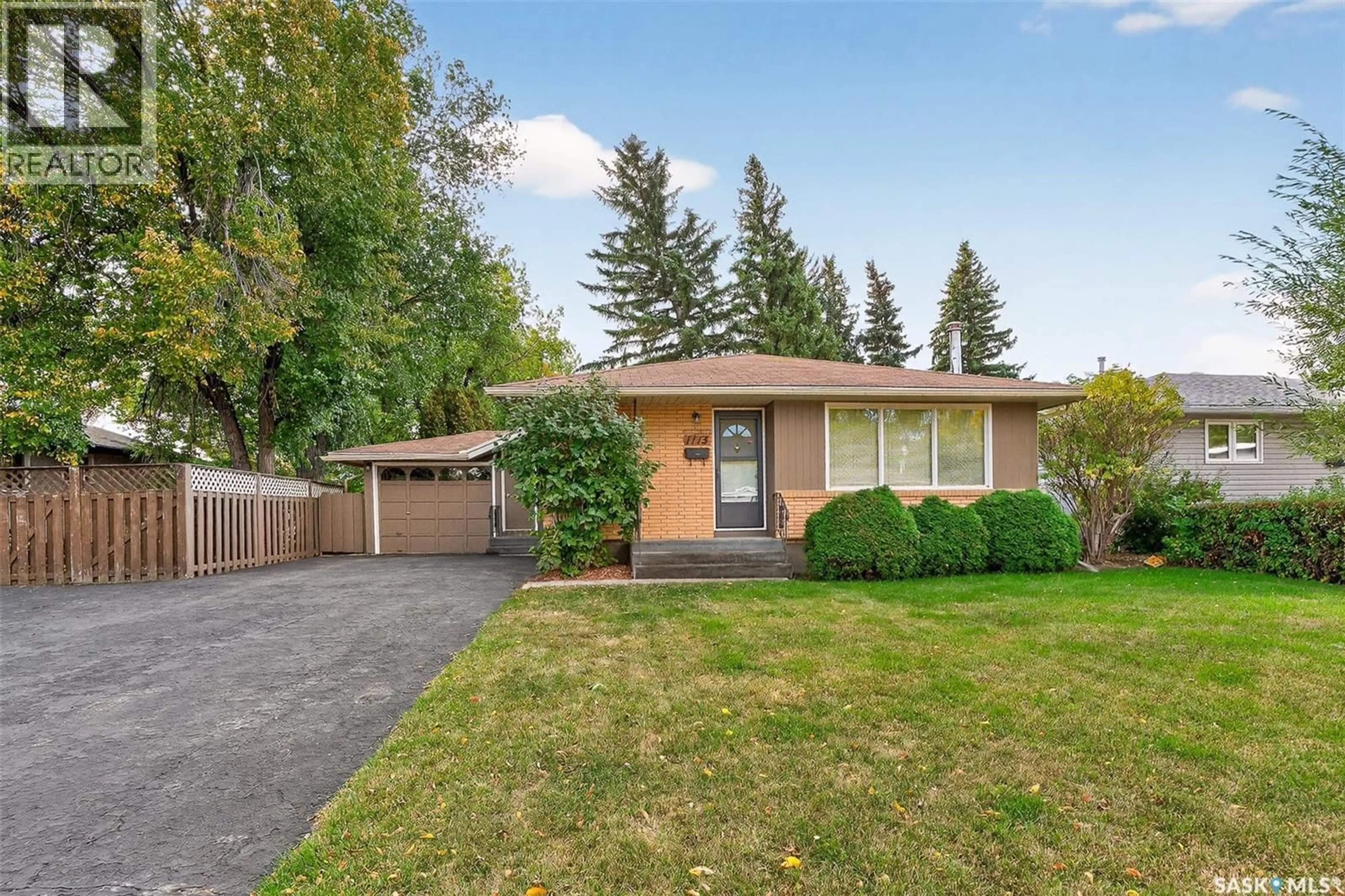 Home with vinyl exterior material, street for 1113 VAUGHAN STREET, Moose Jaw Saskatchewan S6H5P3