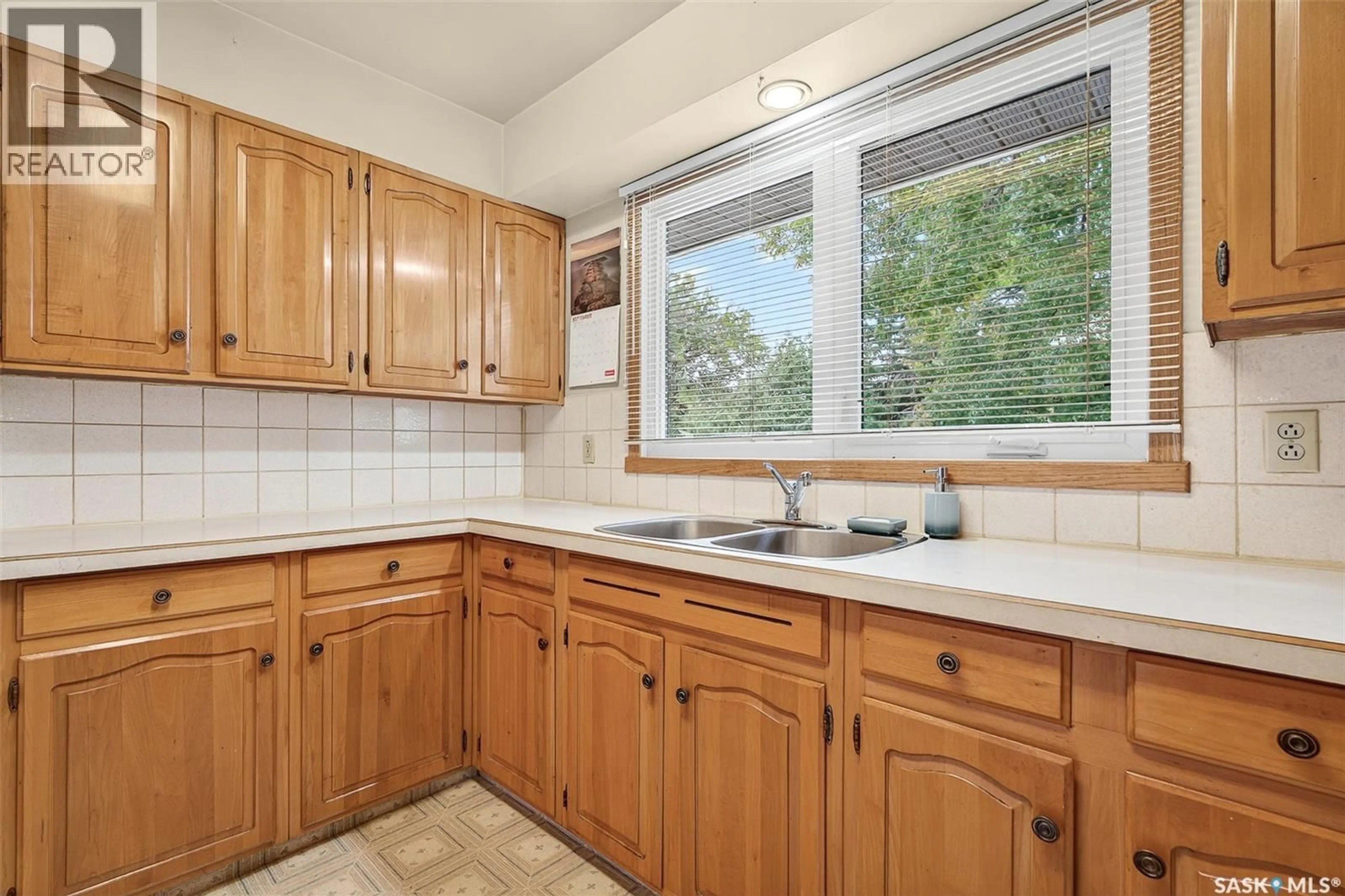 Standard kitchen, ceramic/tile floor for 1113 VAUGHAN STREET, Moose Jaw Saskatchewan S6H5P3