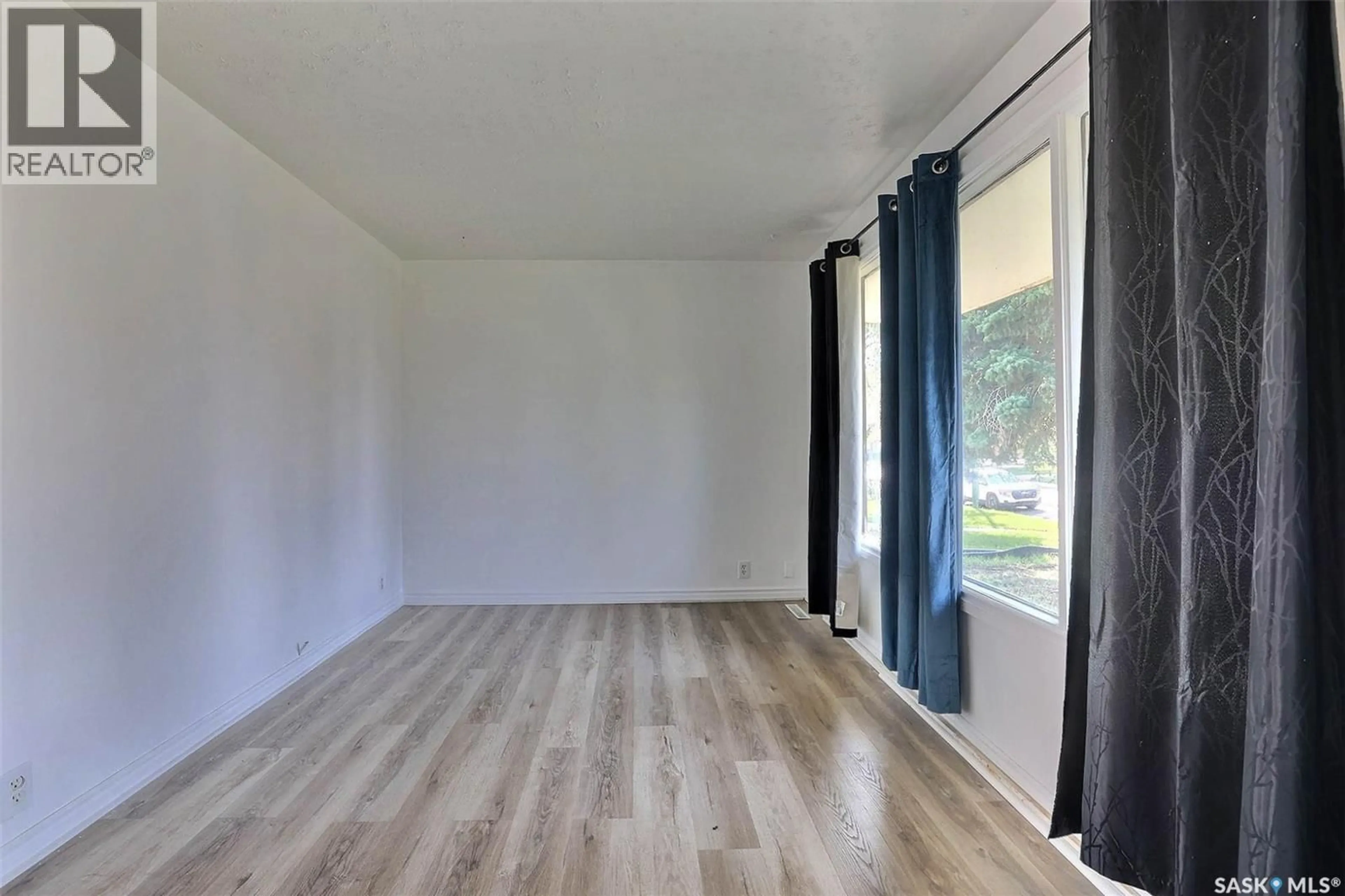 A pic of a room for 1329 ROTHWELL STREET, Regina Saskatchewan S4R0K6
