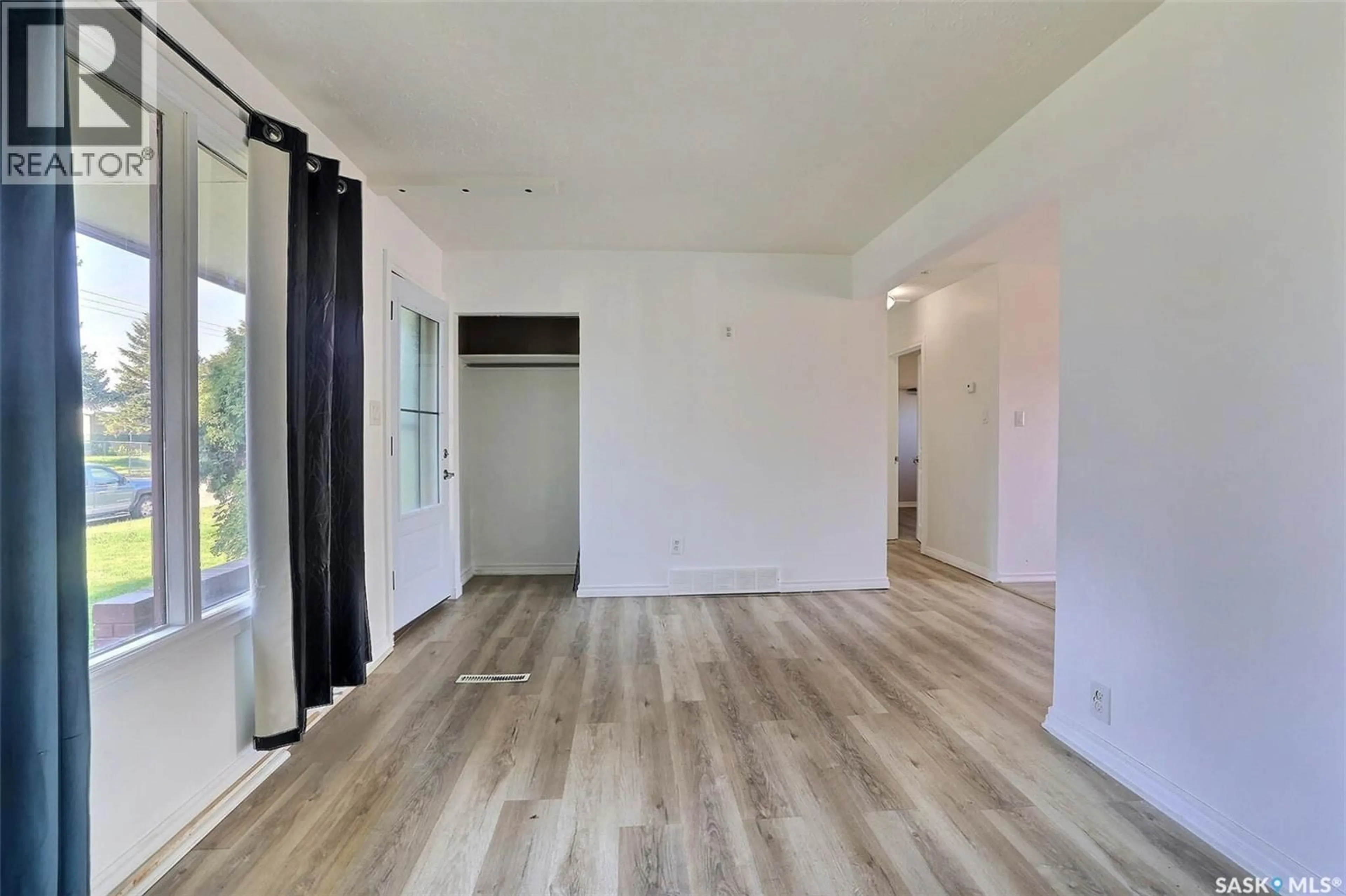 A pic of a room for 1329 ROTHWELL STREET, Regina Saskatchewan S4R0K6