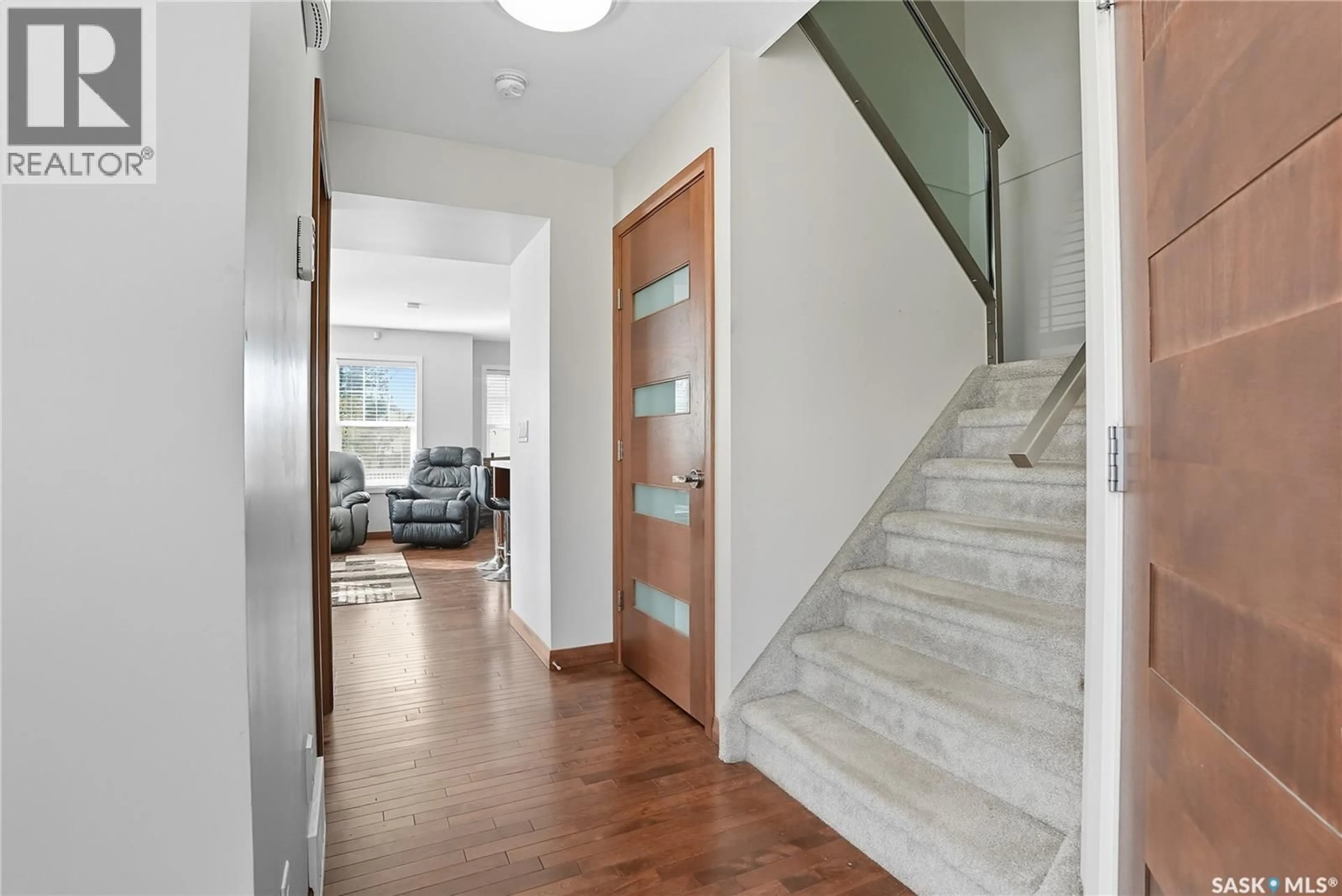 Indoor foyer for 1555 - 301 PATON CRESCENT, Saskatoon Saskatchewan S7W0V5