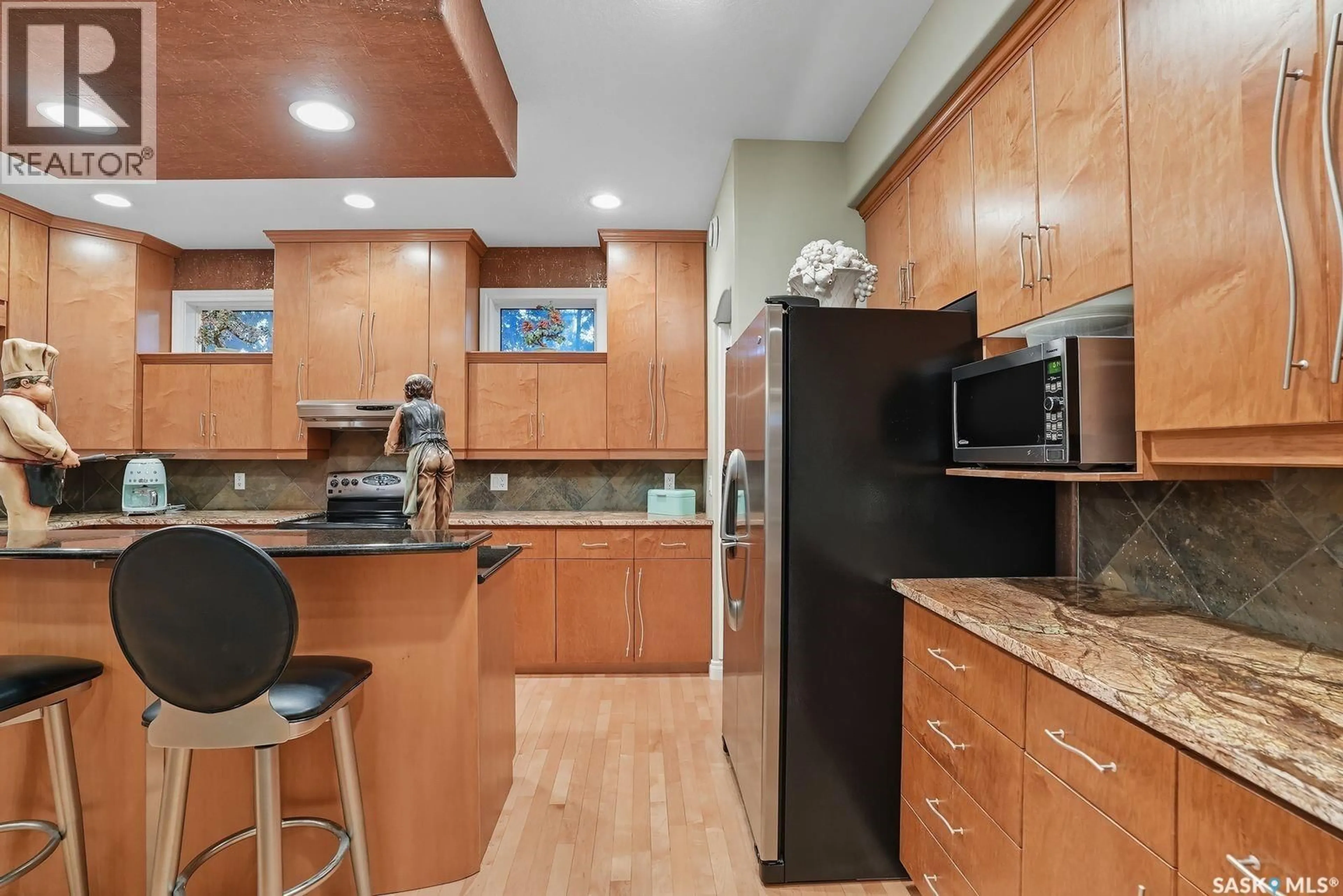 Standard kitchen, unknown for 603 BROOKHURST COURT, Saskatoon Saskatchewan S7V1E5