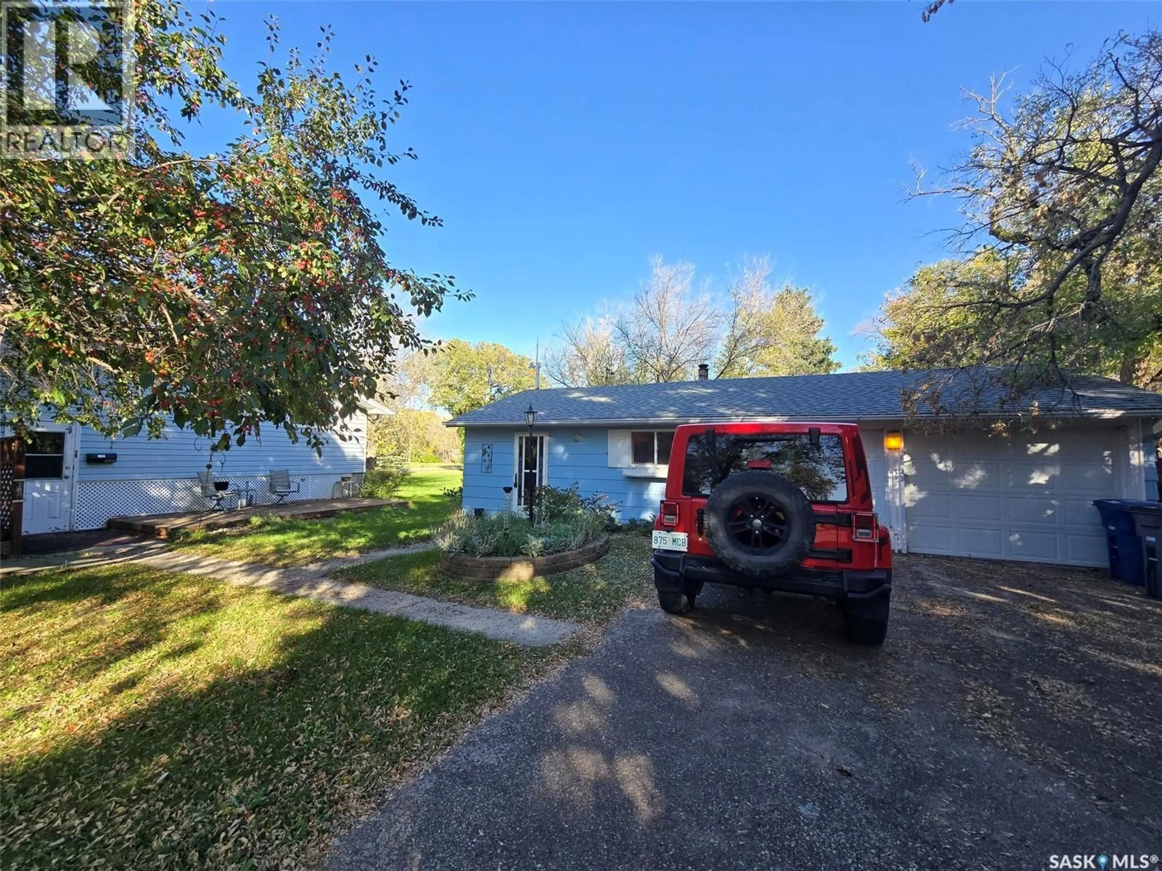 A pic from outside/outdoor area/front of a property/back of a property/a pic from drone, street for 501 STELLA STREET, Grenfell Saskatchewan S0G2B0