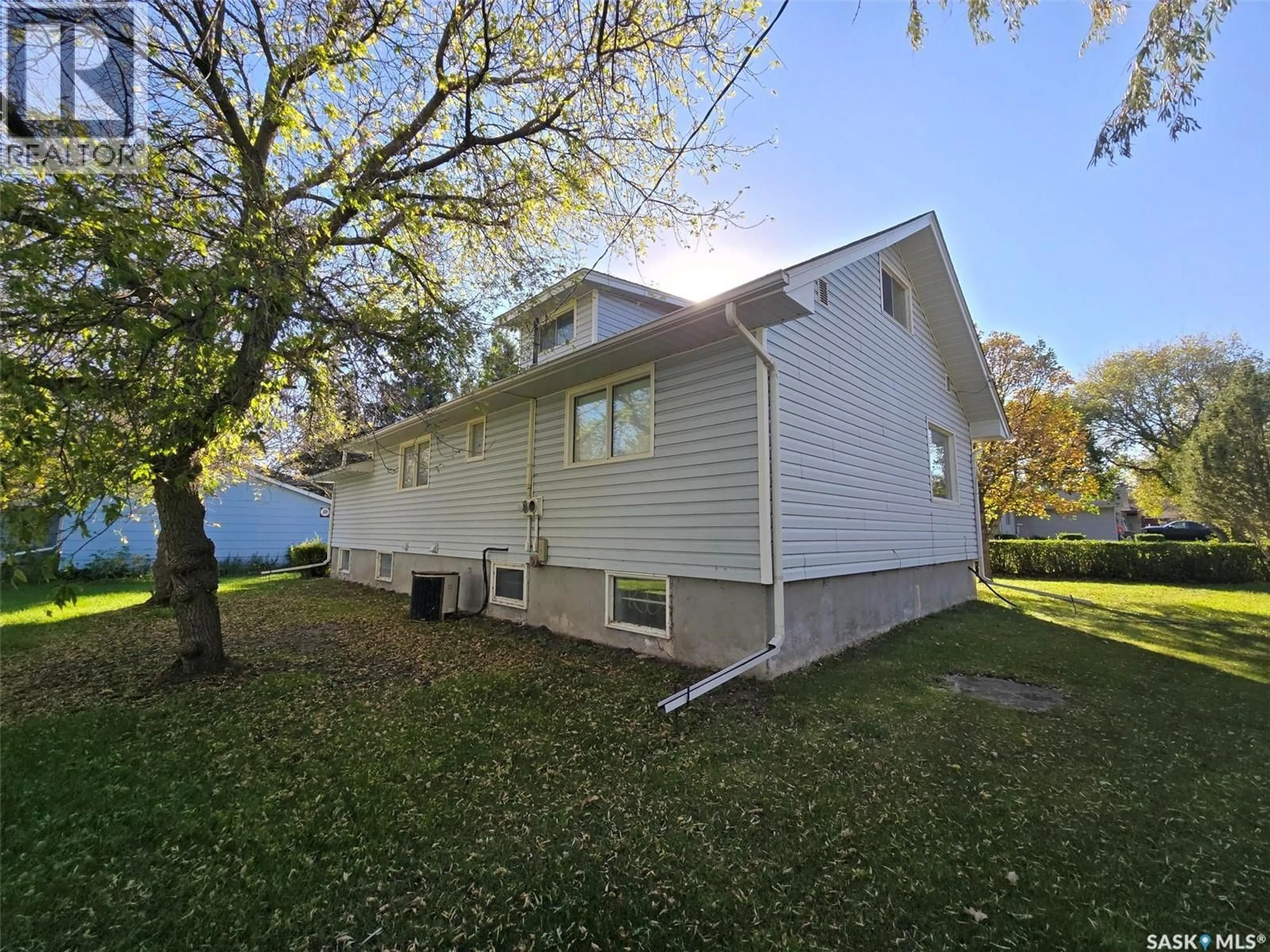 Home with vinyl exterior material, street for 501 STELLA STREET, Grenfell Saskatchewan S0G2B0