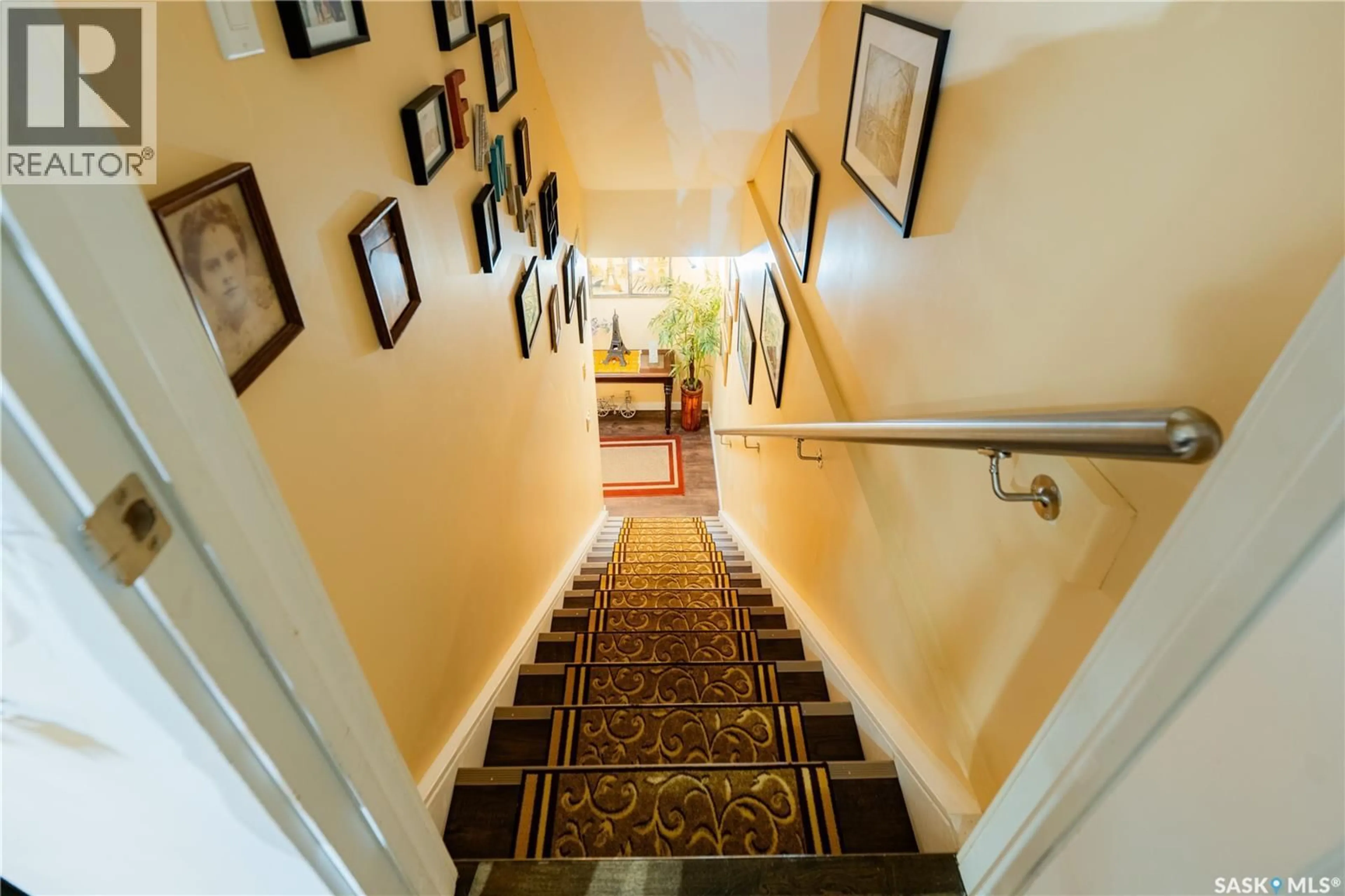 Indoor foyer for 419 2315 MCCLOCKLIN ROAD, Saskatoon Saskatchewan S7R0K9