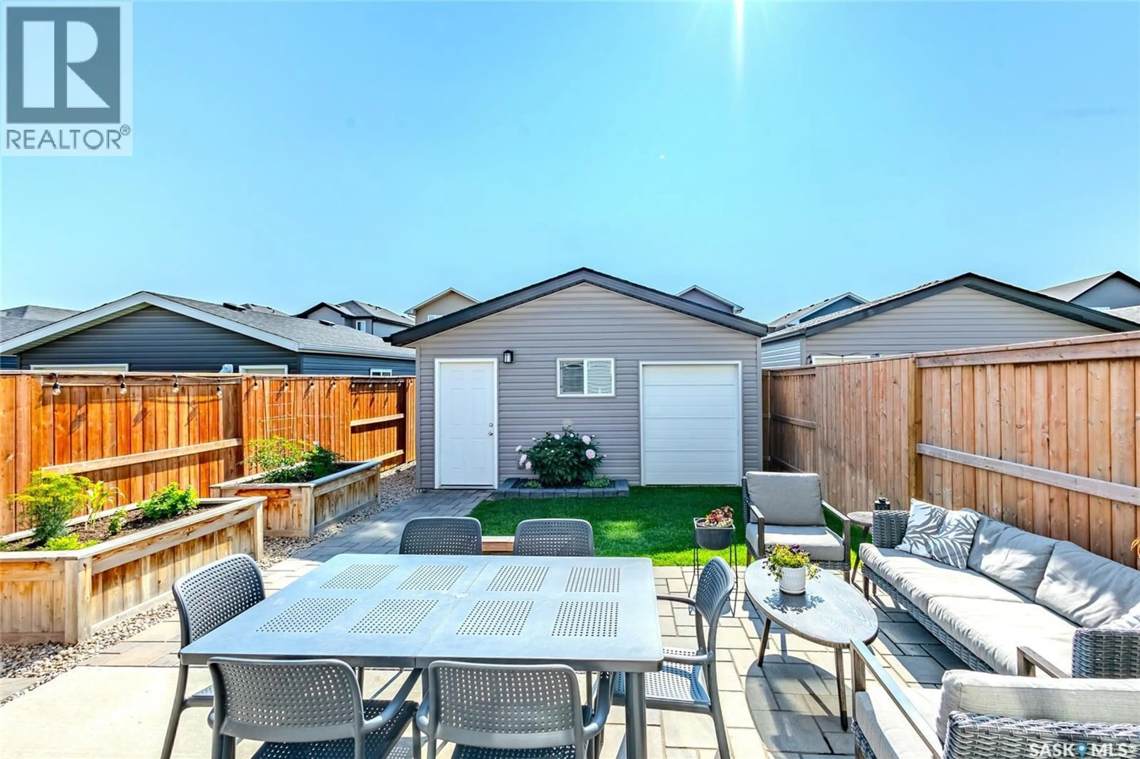 Patio, street for 1050 KOLYNCHUK CRESCENT, Saskatoon Saskatchewan S7T0X4