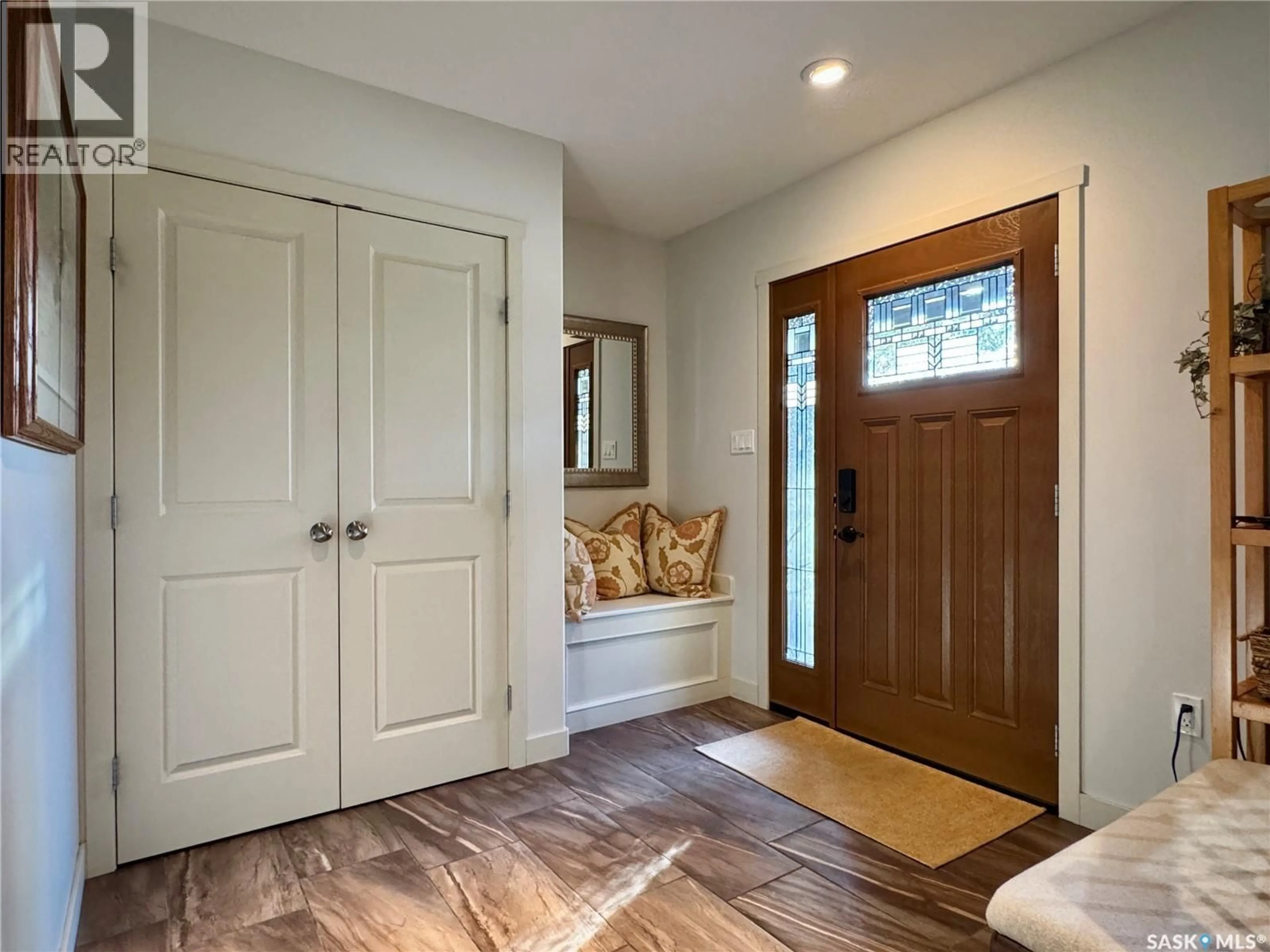 Indoor entryway for N - 203 FIFTH AVENUE, Yorkton Saskatchewan S3N0Z5