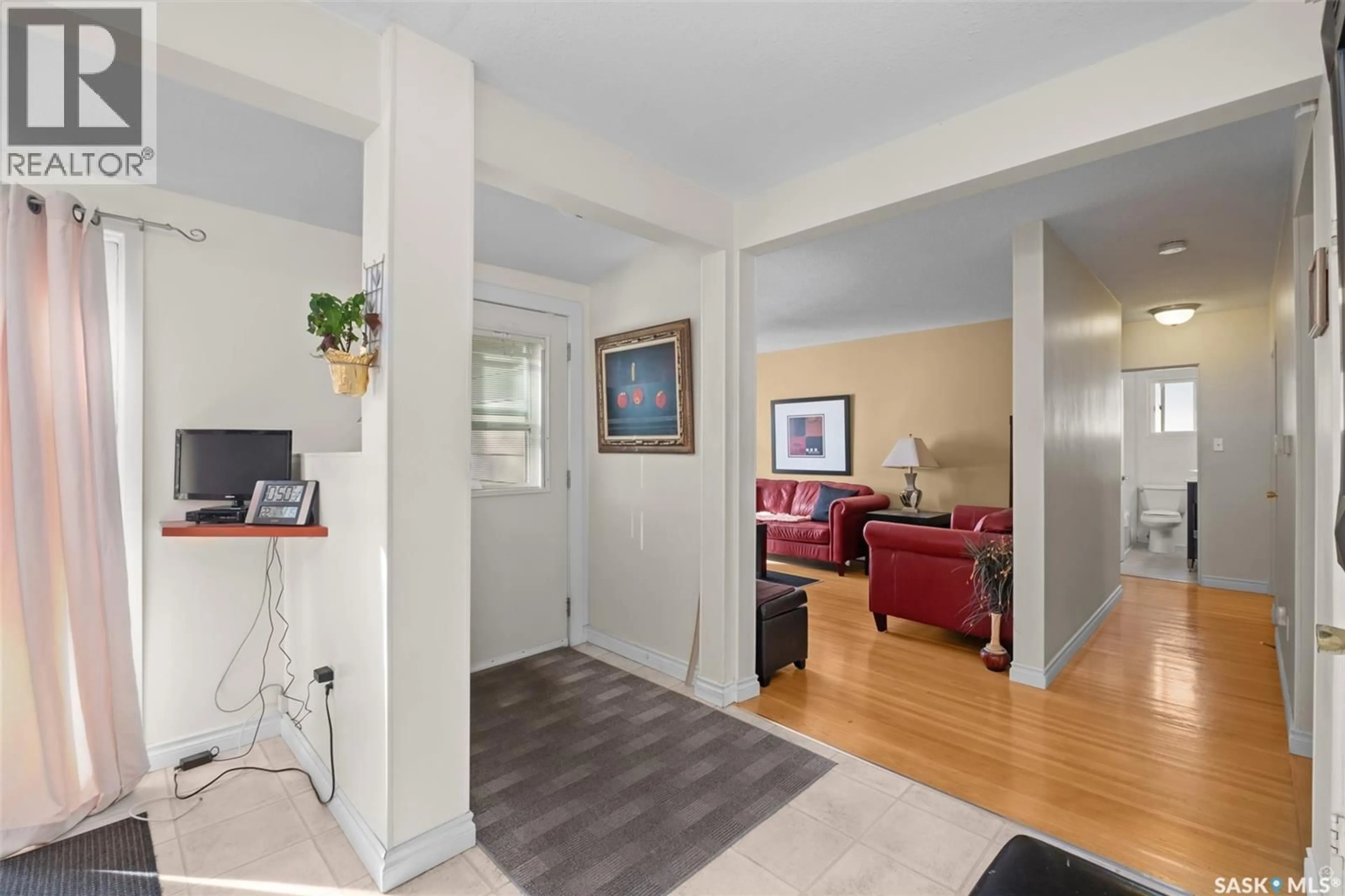 Indoor entryway for 412 25TH STREET, Prince Albert Saskatchewan S6V4P7