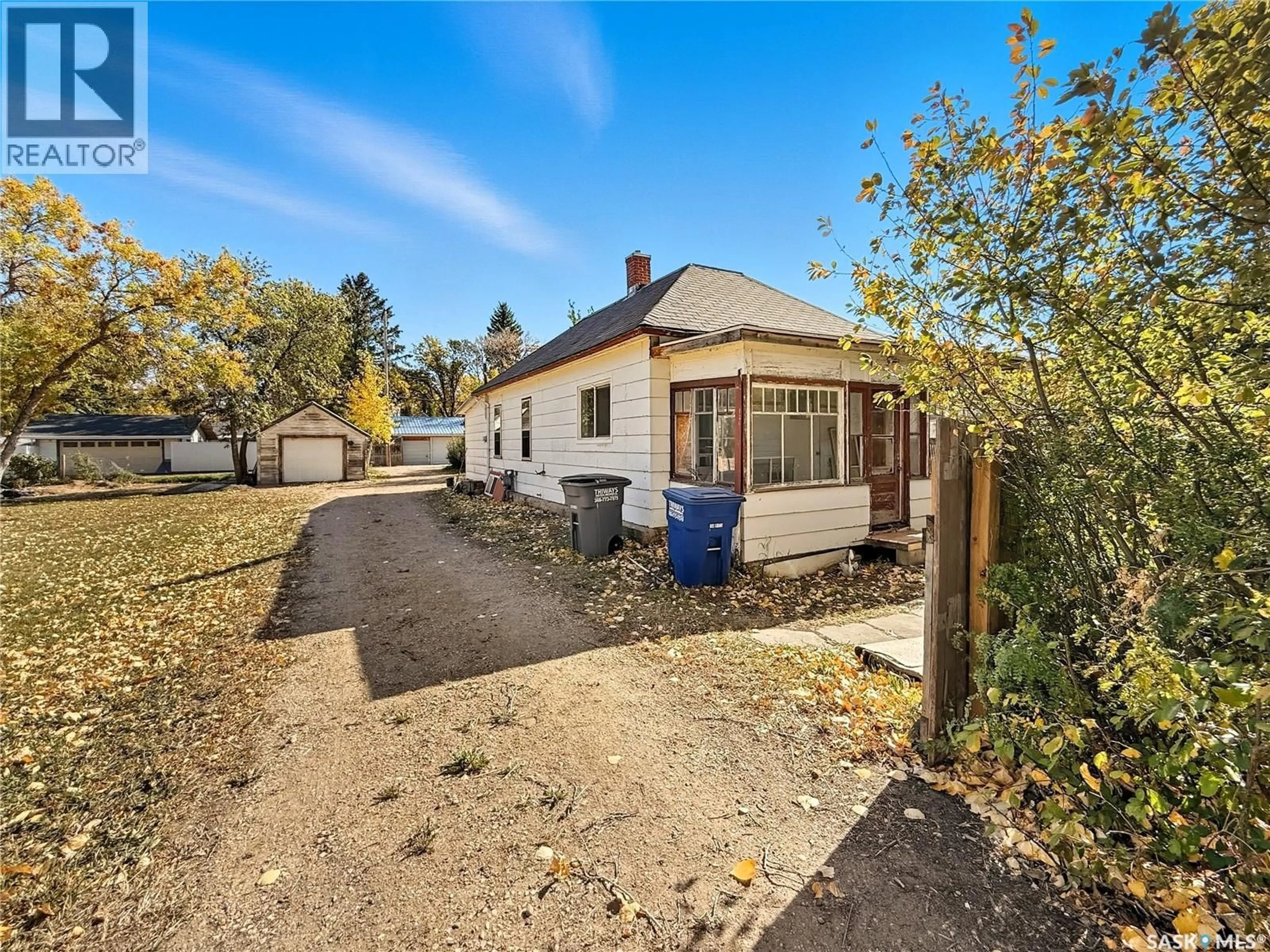 A pic from outside/outdoor area/front of a property/back of a property/a pic from drone, street for 319 DENNIS STREET, Herbert Saskatchewan S0H2A0