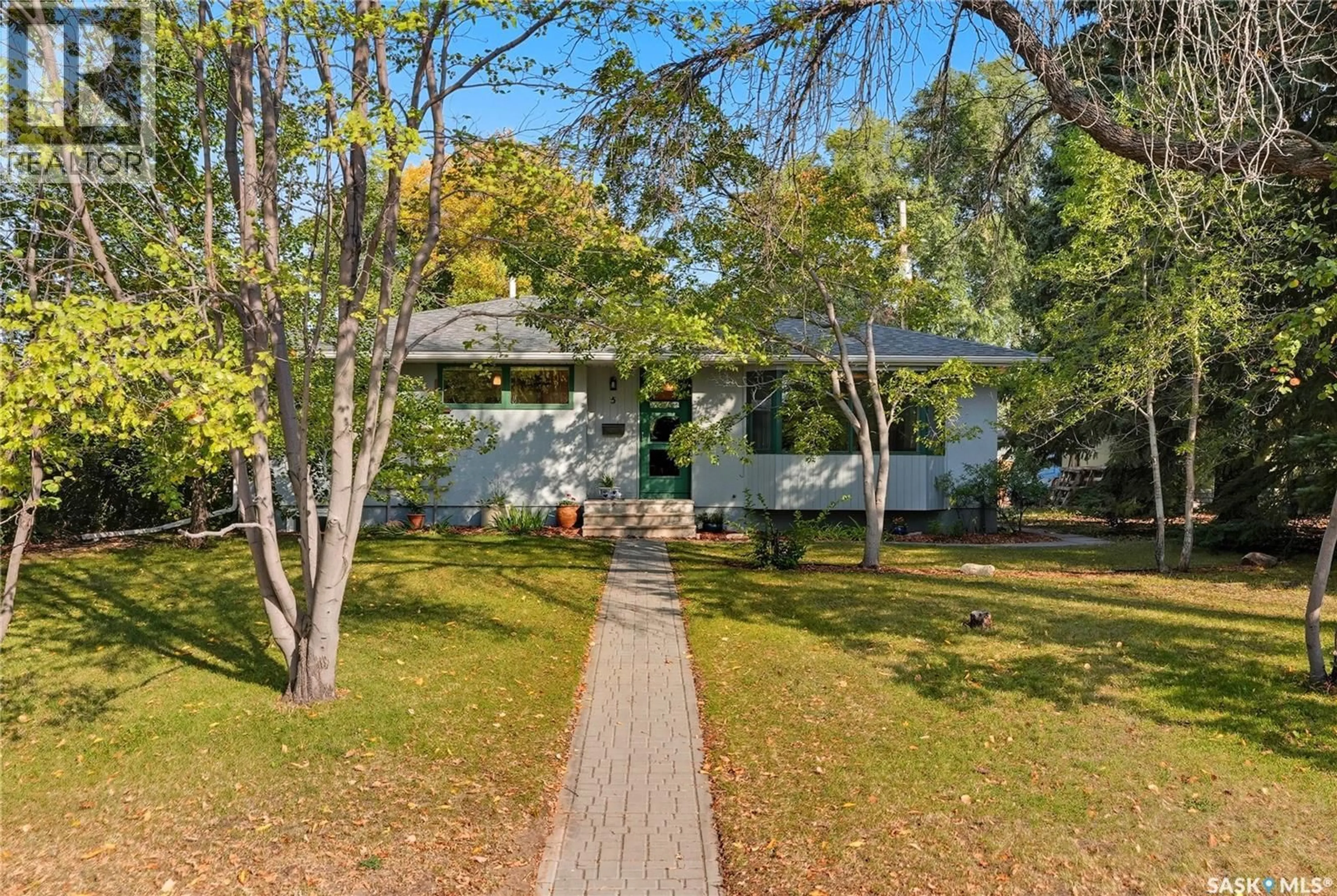 A pic from outside/outdoor area/front of a property/back of a property/a pic from drone, street for 5 LING STREET, Saskatoon Saskatchewan S7H3G2