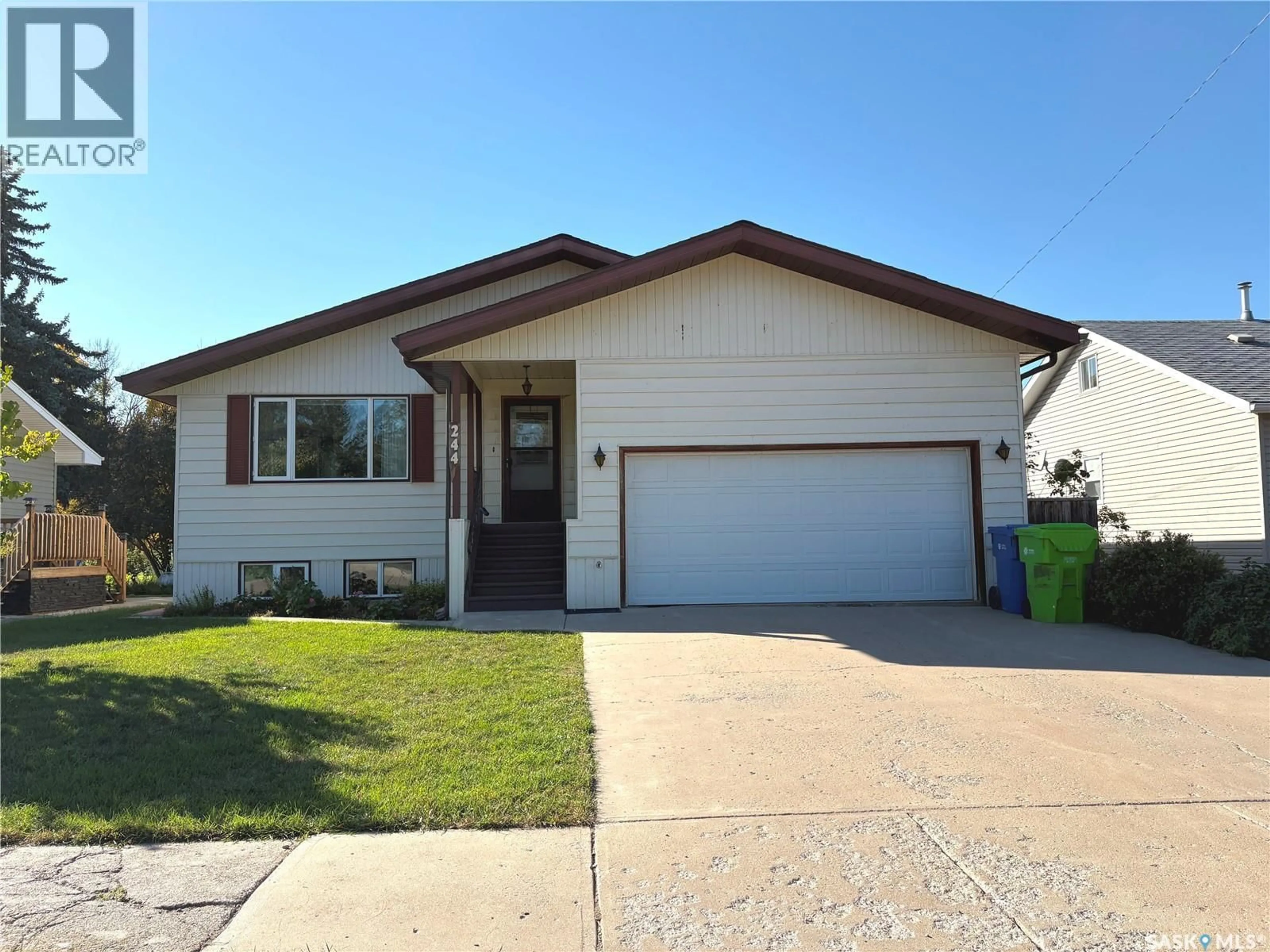Home with vinyl exterior material, street for 244 CENTRAL AVENUE, Fort Qu'Appelle Saskatchewan S0G1S0