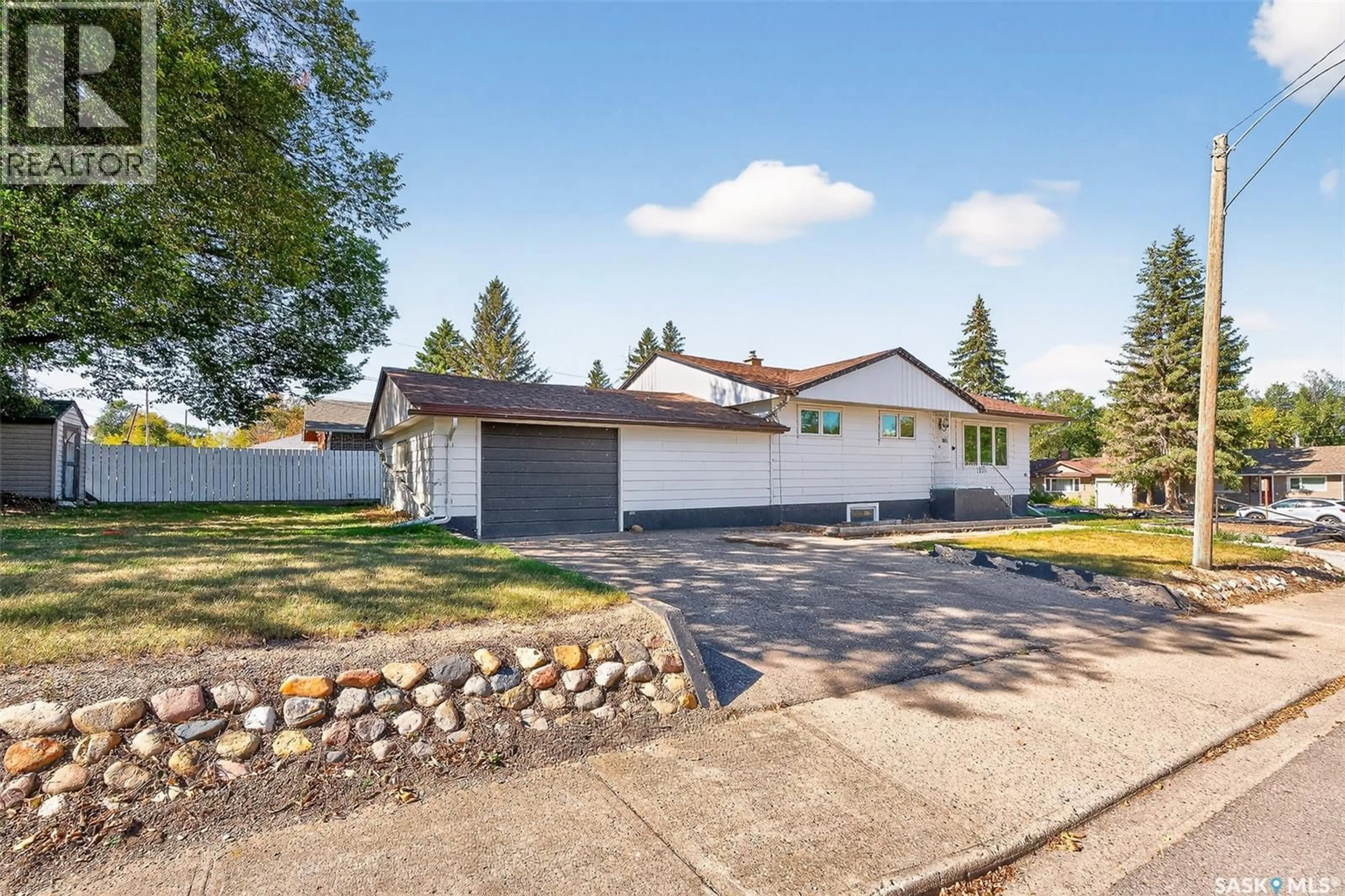 Unknown for 801 VAUGHAN STREET, Moose Jaw Saskatchewan S6H5N6
