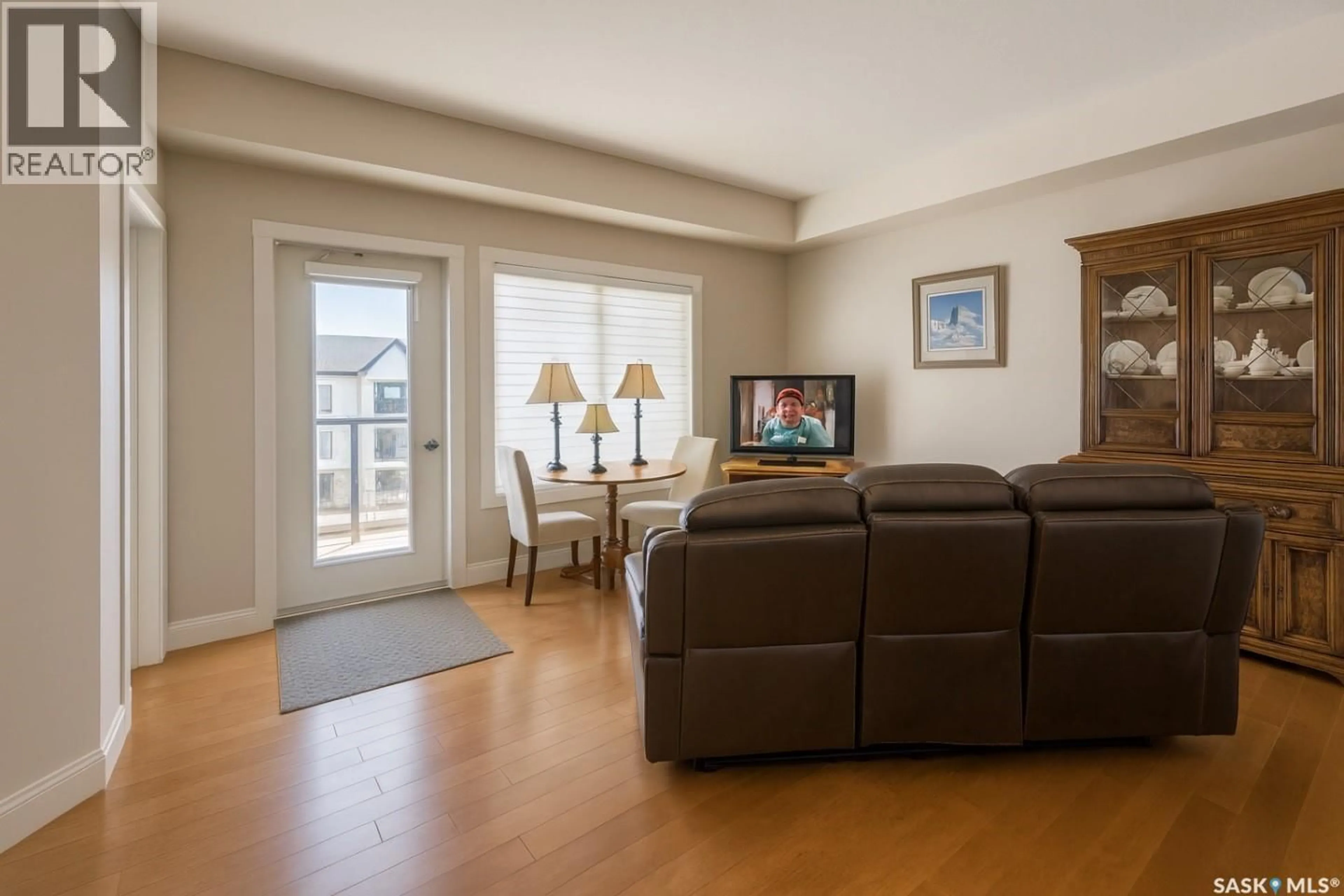 Living room with furniture, unknown for 1010 - 313 RUTH STREET, Saskatoon Saskatchewan S7J4M9