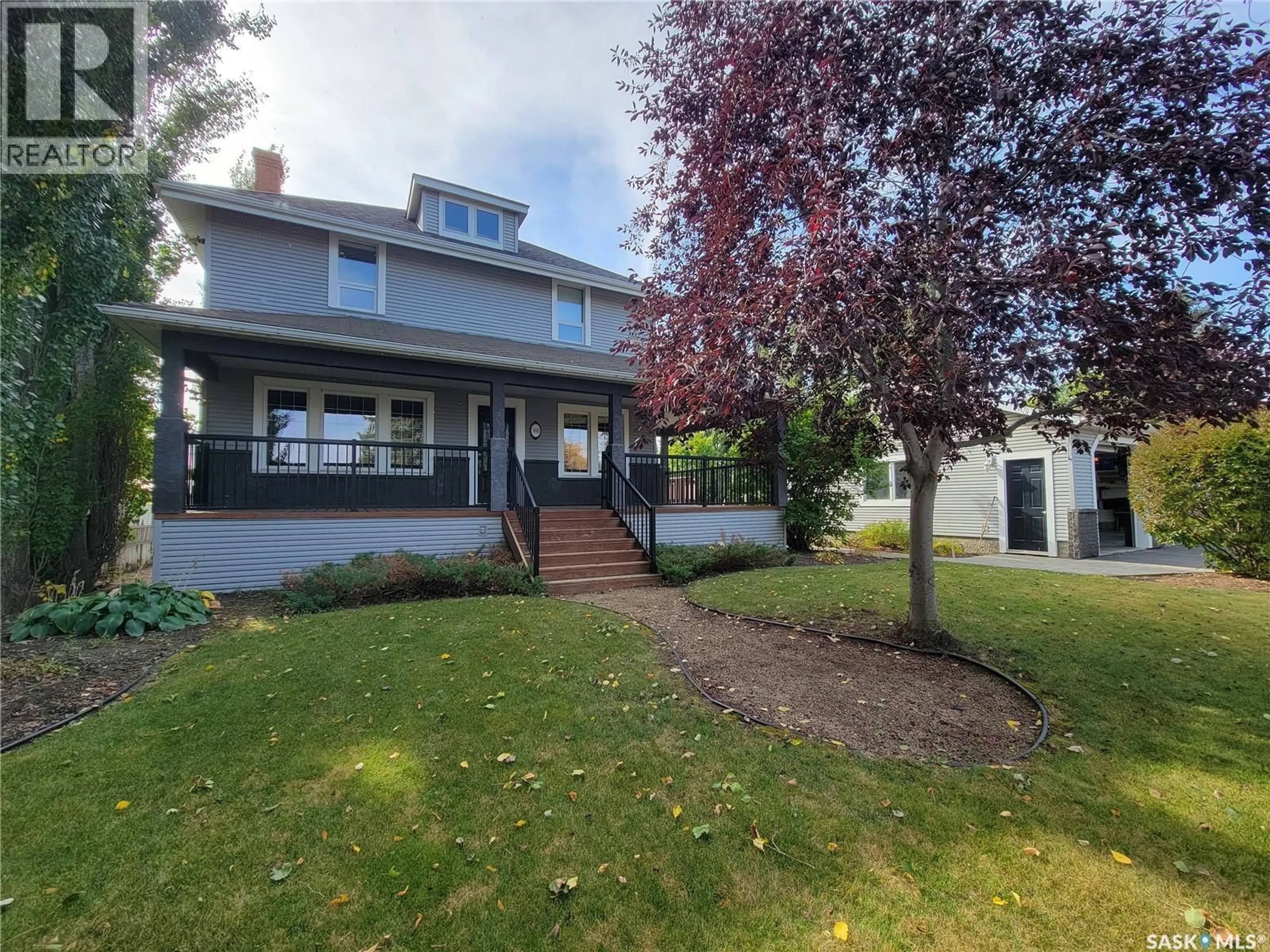A pic from outside/outdoor area/front of a property/back of a property/a pic from drone, street for 560 4TH AVENUE, Unity Saskatchewan S0K4L0