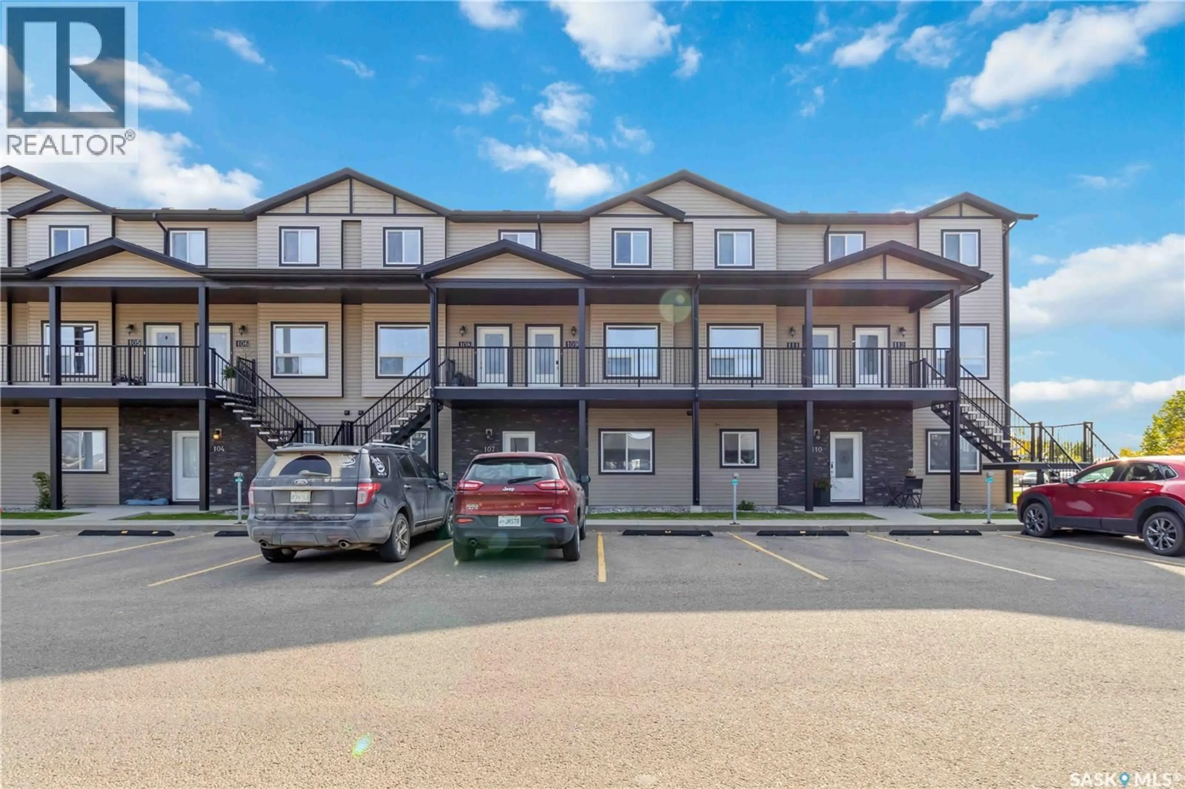 A pic from outside/outdoor area/front of a property/back of a property/a pic from drone, unknown for 108 103 KLASSEN CRESCENT, Saskatoon Saskatchewan S7R0J2