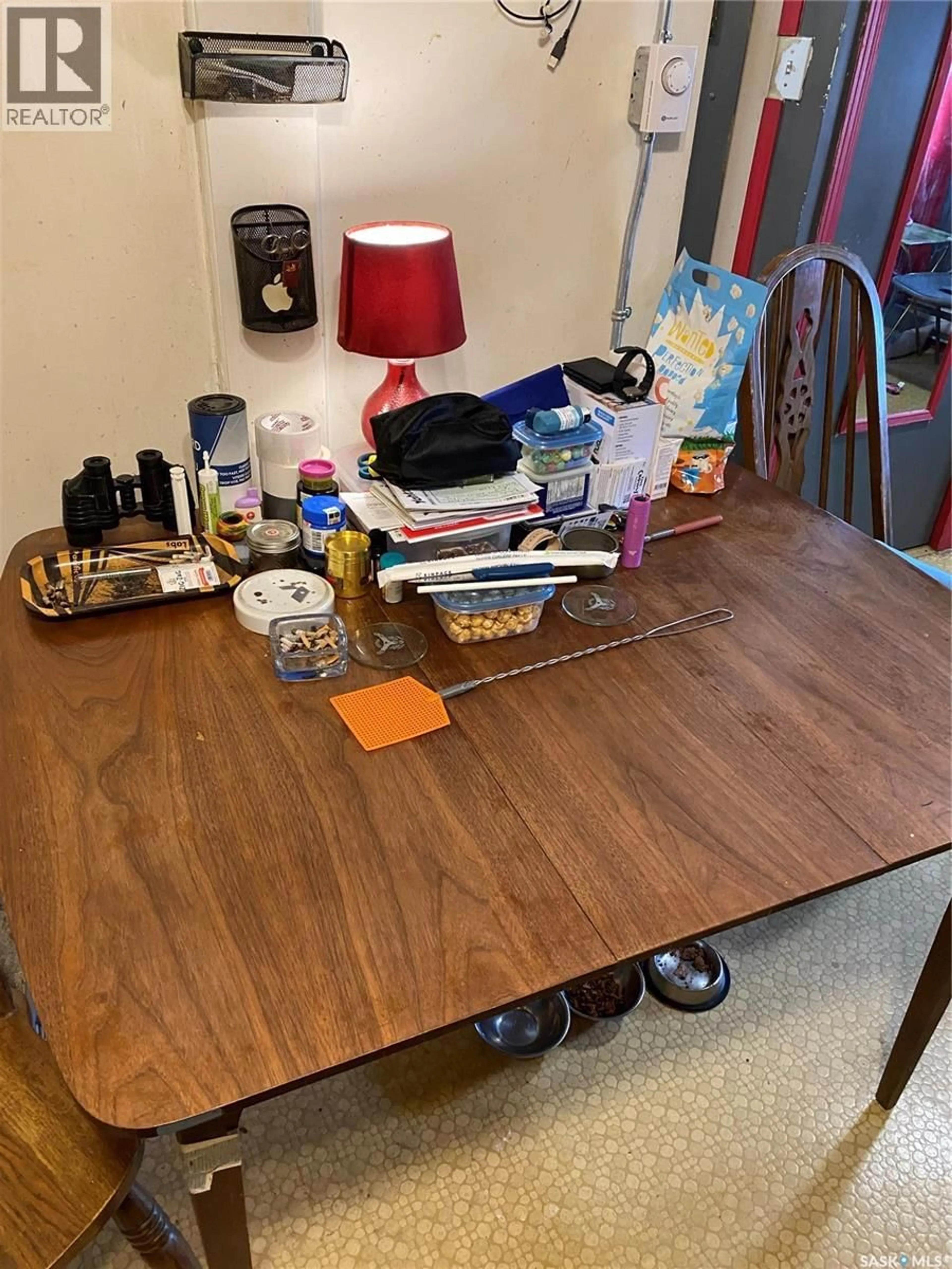 A pic of a room for 213 N AVENUE N, Saskatoon Saskatchewan S7L2T2