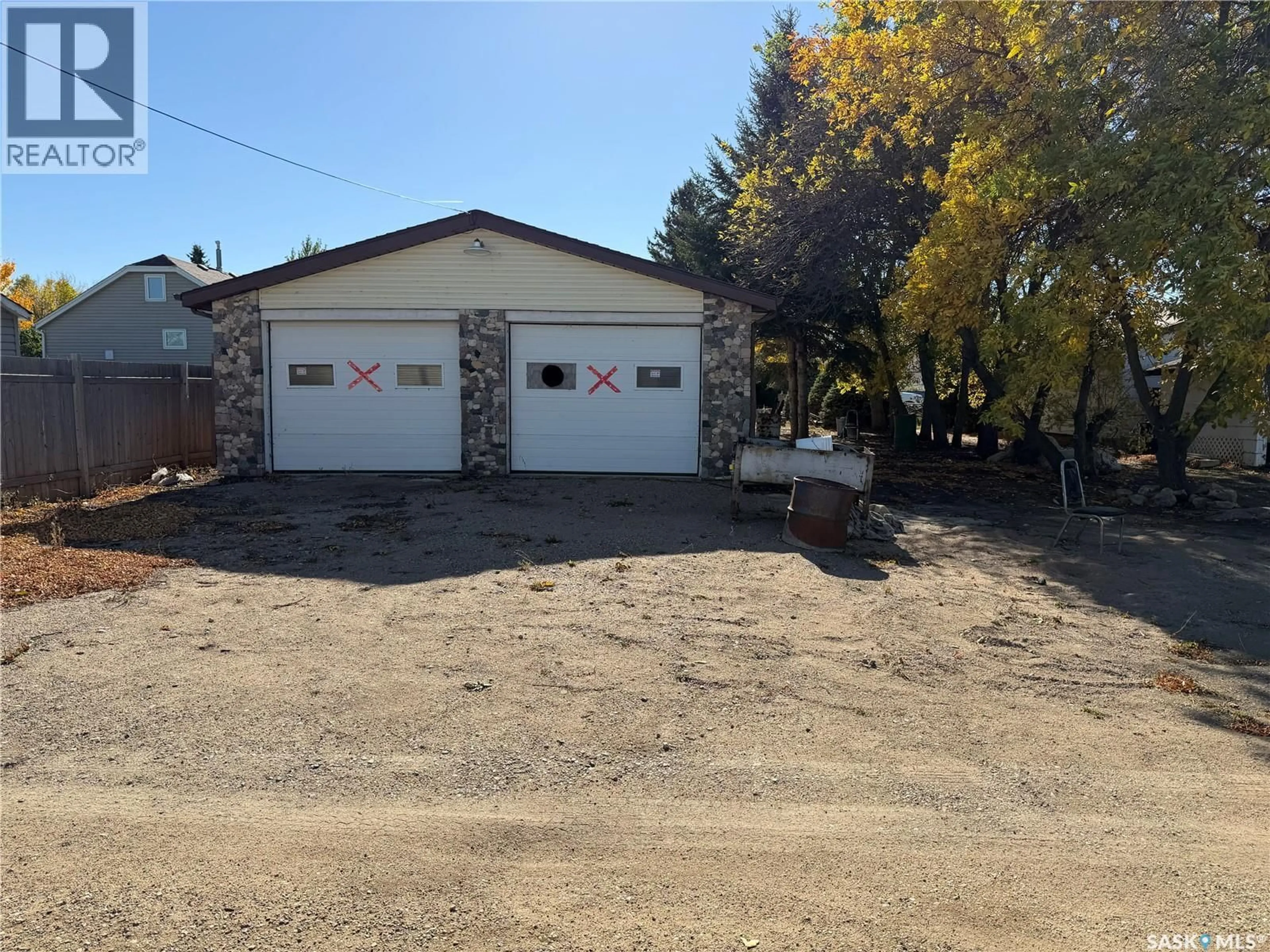 Indoor garage for 620 1ST AVENUE, Bruno Saskatchewan S0K0S0